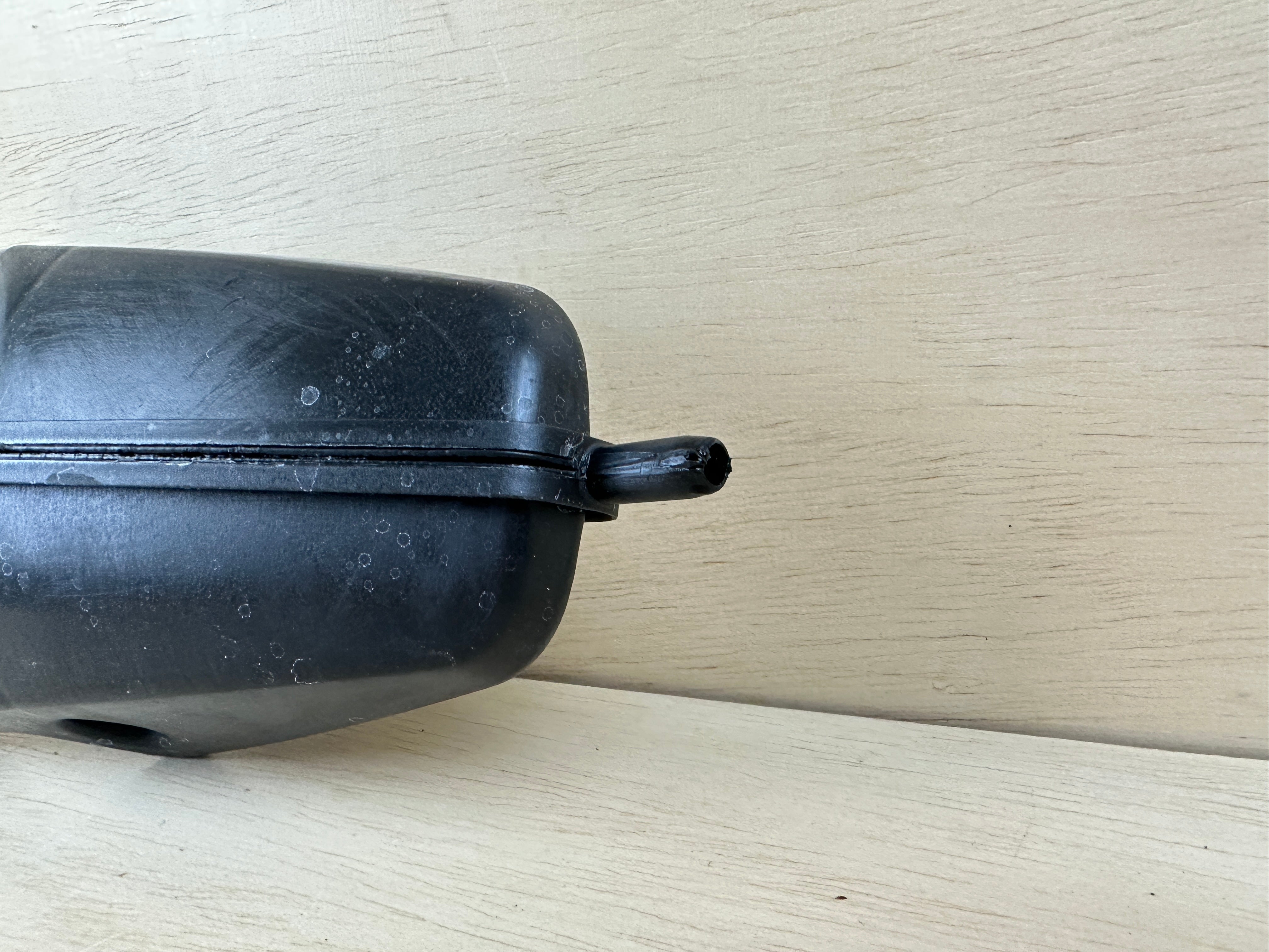 AF Evinrude Etec 25HP Outboard Engine Exhaust Muffler 5007443