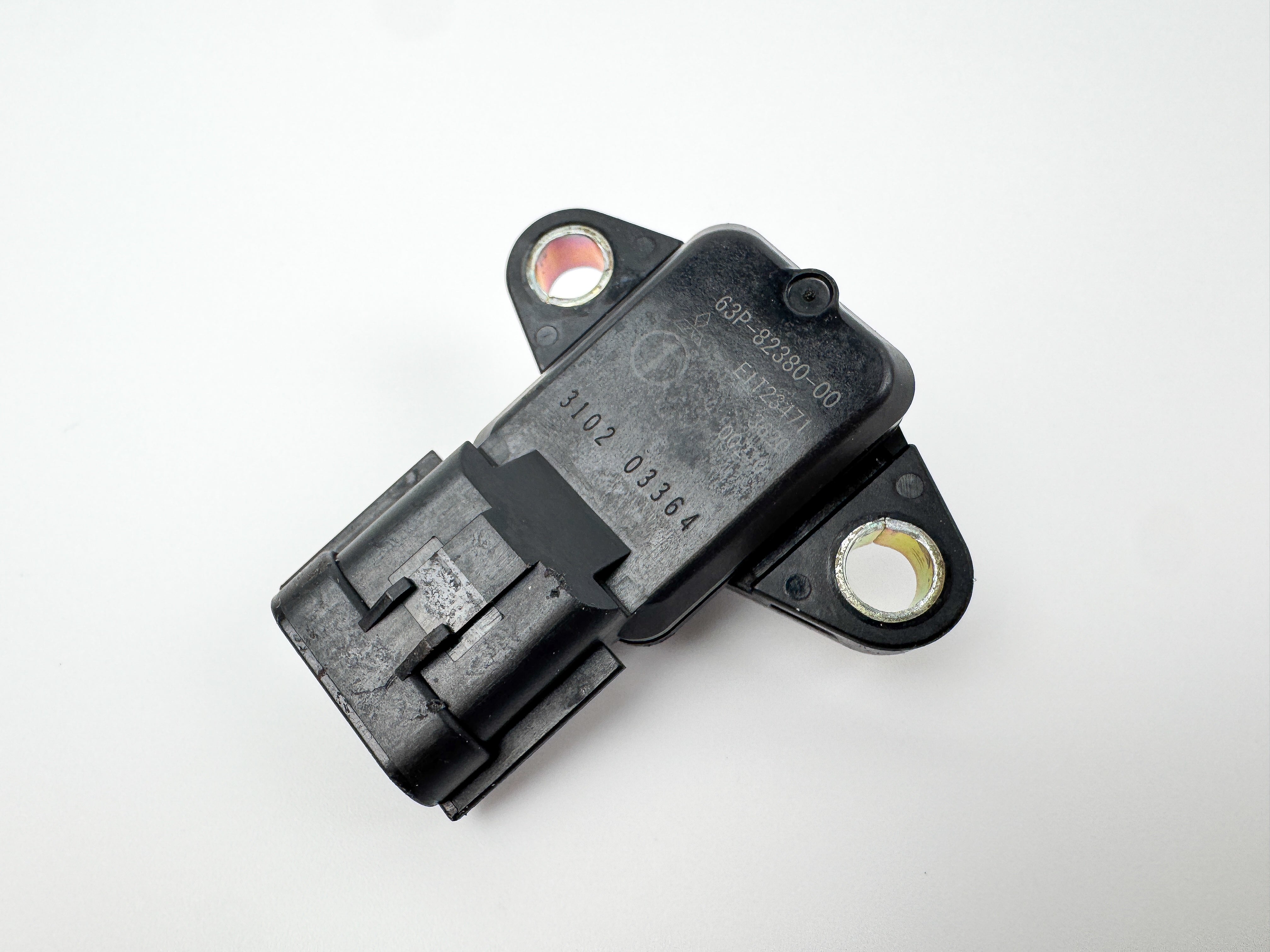 04 + Yamaha 150HP 4 Stroke Outboard Pressure Sensor 63P-82380-00-00