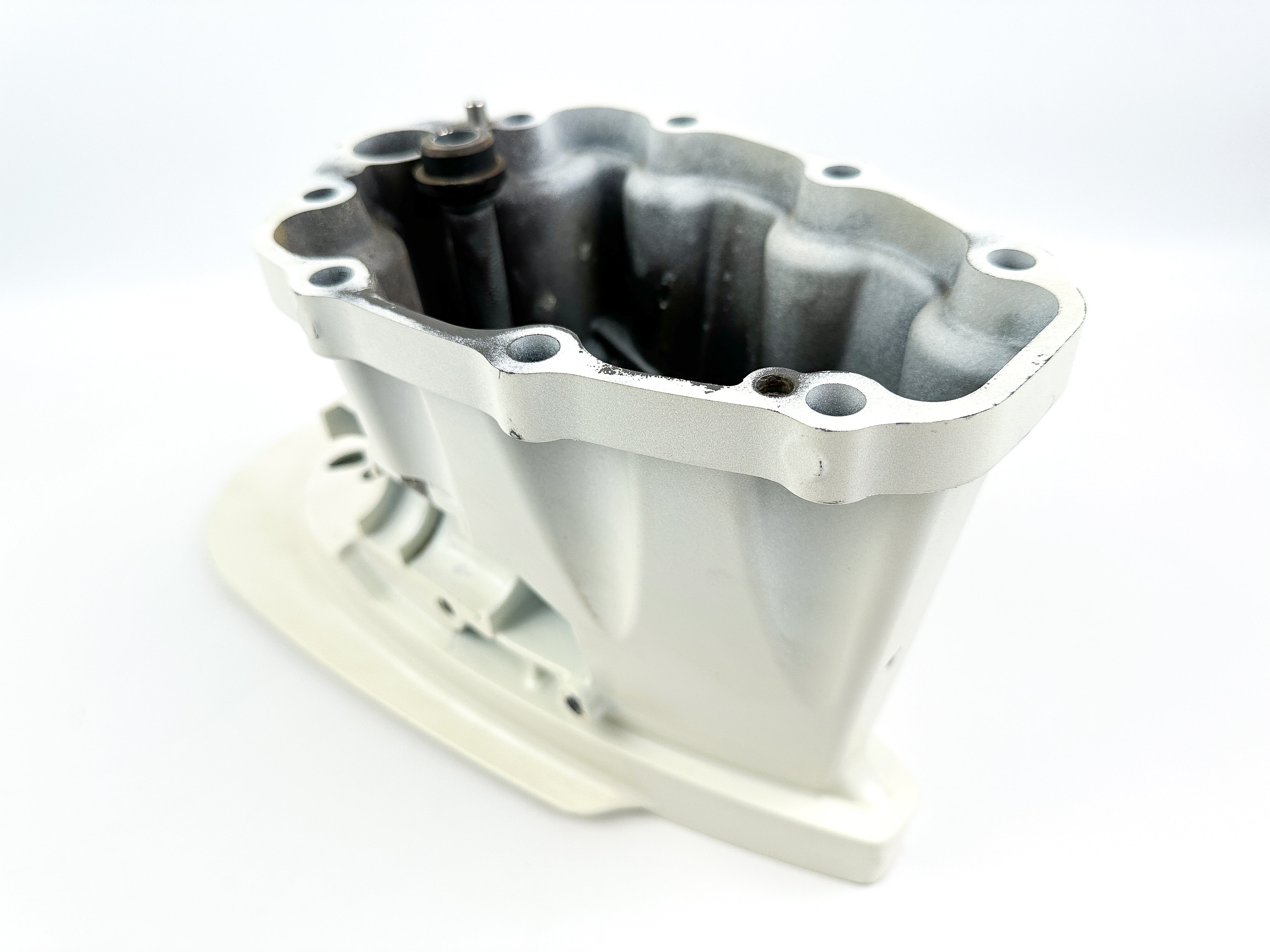 2018 Suzuki 90HP DF90 4 Stroke Outboard Drive Shaft Housing White 52111-87L00-Y5S