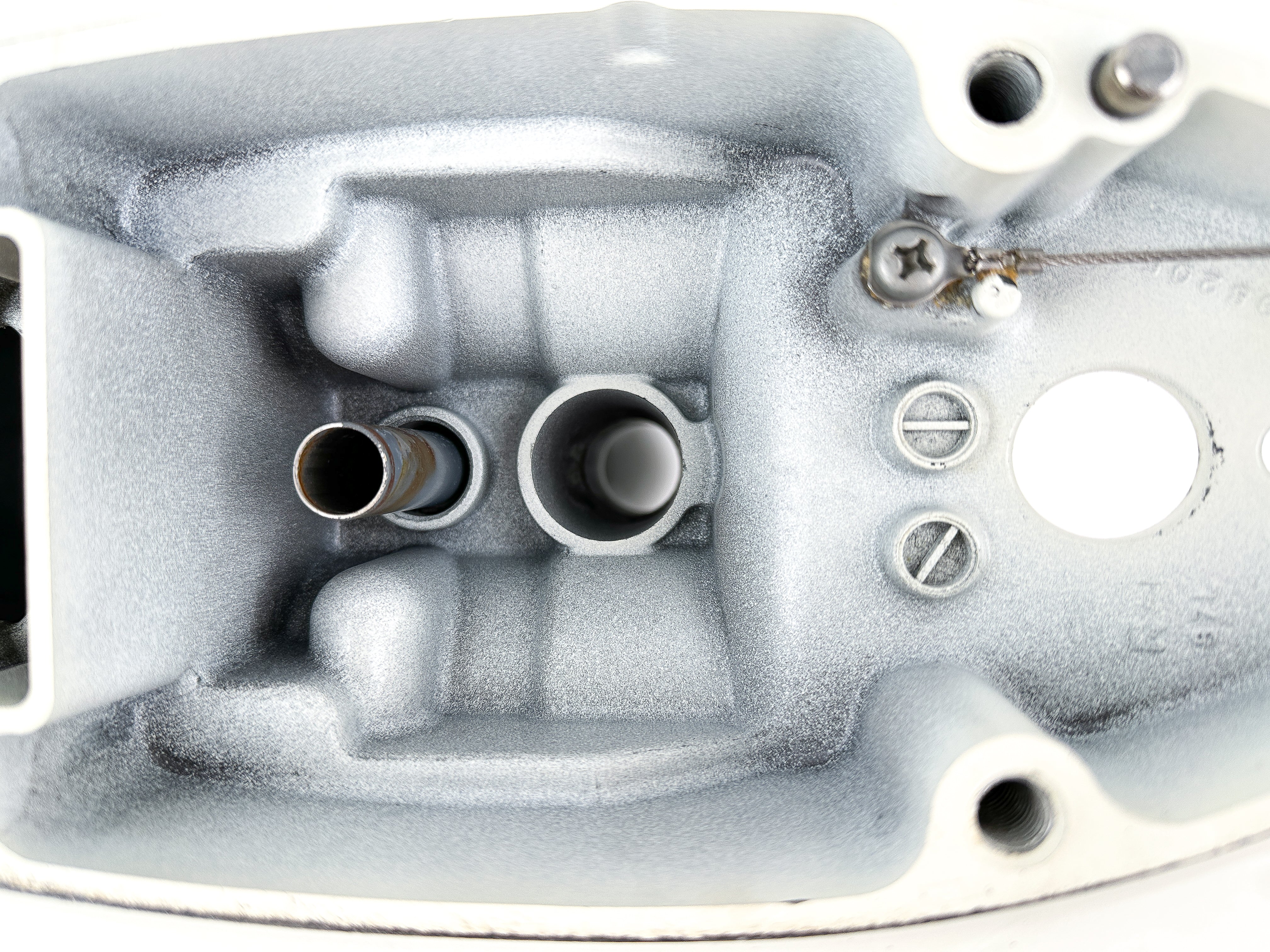 2018 Suzuki 90HP DF90 4 Stroke Outboard Drive Shaft Housing White 52111-87L00-Y5S