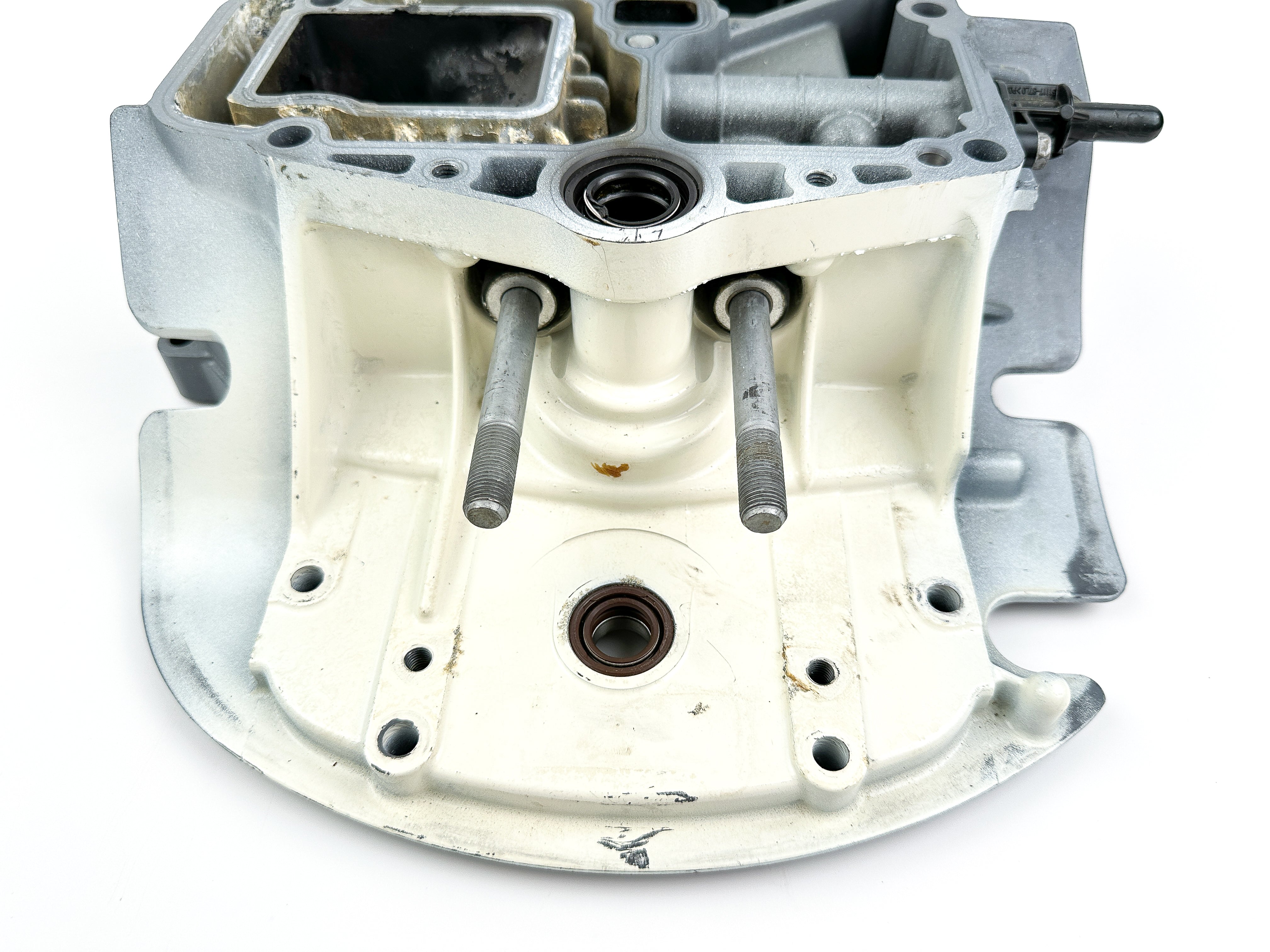 2018 Suzuki 90HP DF90 4 Stroke Outboard Engine Holder White 51111-87L00-Y5S