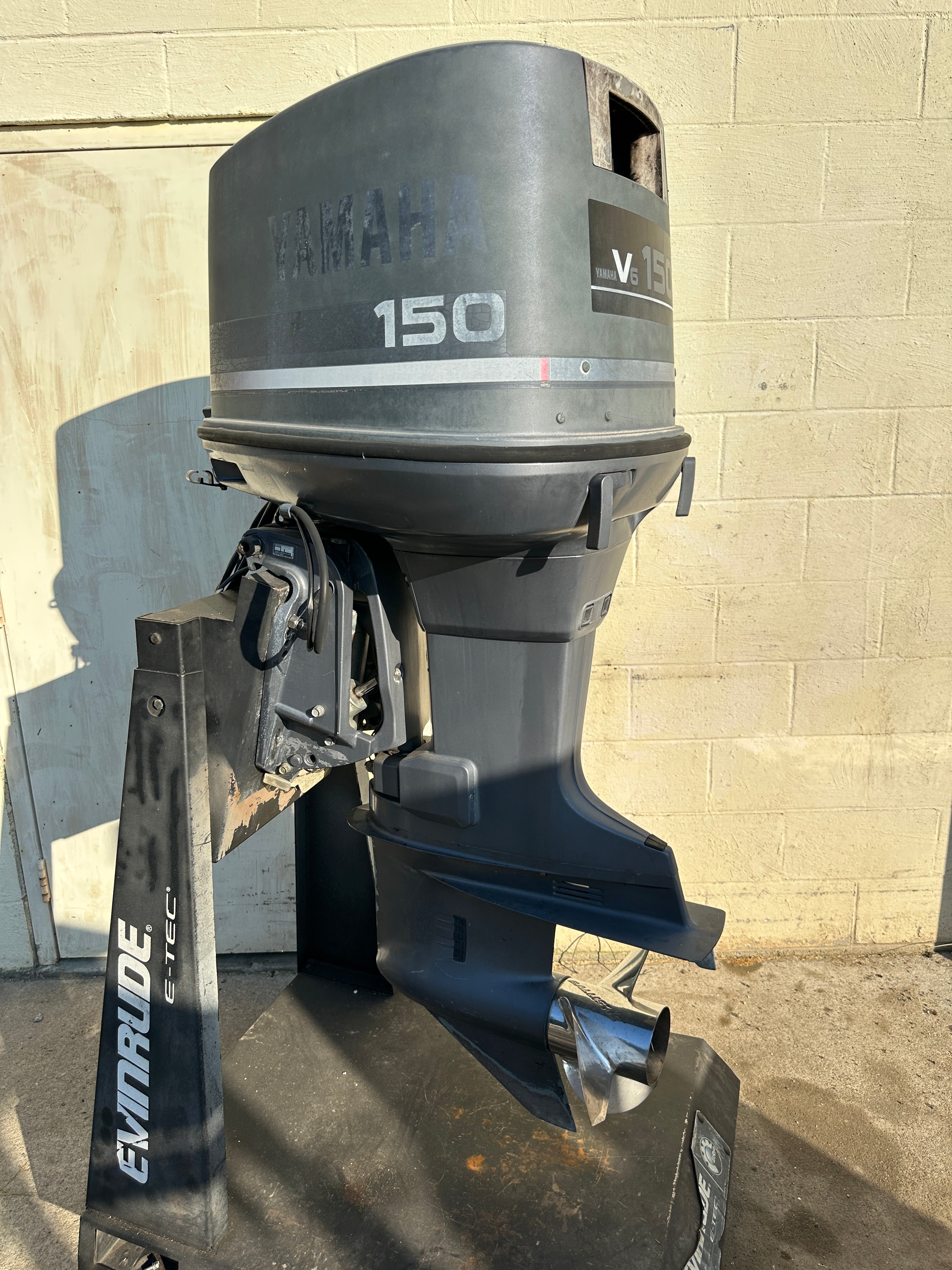 Yamaha 150HP 2 Stroke Carbureted Outboard Engine W/ Long 20" Shaft