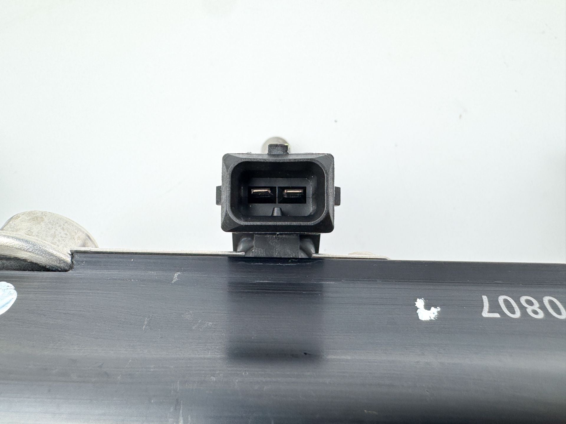 2007 Mercury 135 HP 4 Stroke Outboard Fuel Injector Set W/ Rail 8M0041571 OEM