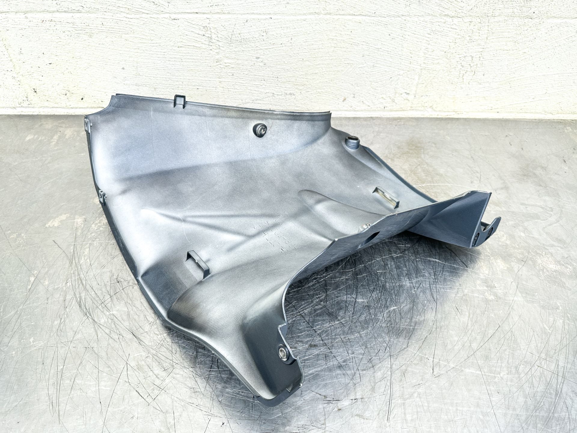 2016 Yamaha 250 HP 4 Stroke Outboard Lower Apron Cover Set 6CB-42771-01-8D OEM