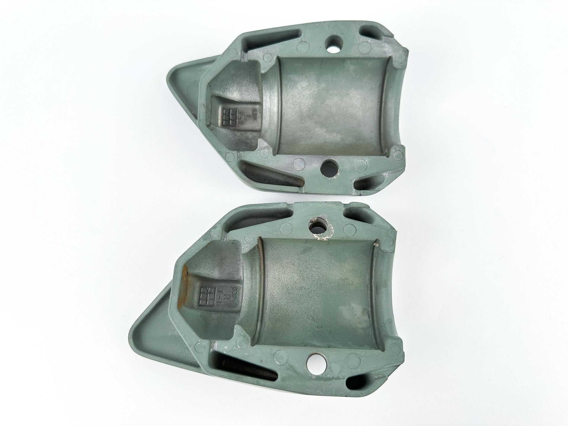 2007 Yamaha 150 HP 4 Stroke Outboard Lower Mount Covers Set 63P-44556-00-8D OEM