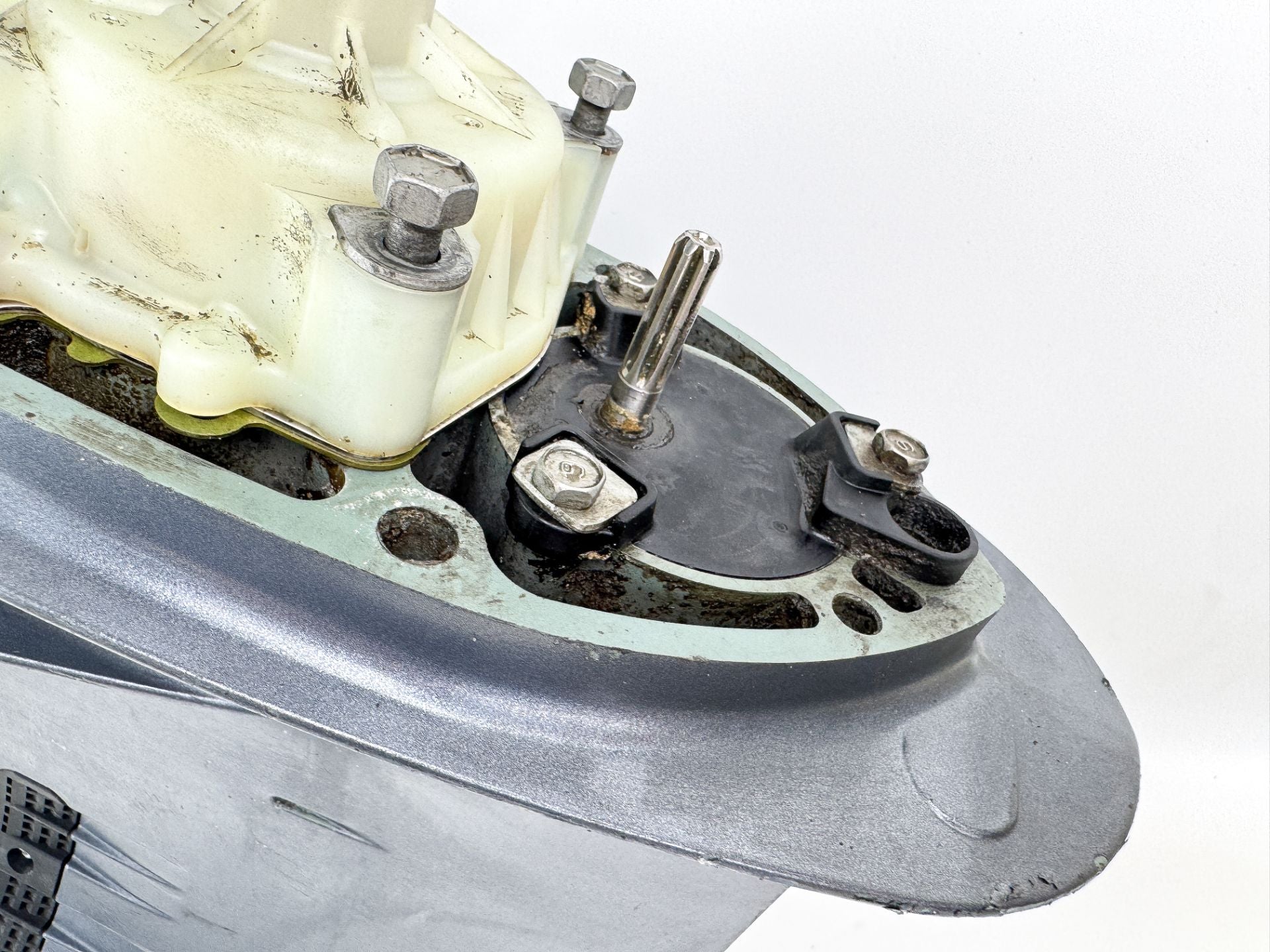 Yamaha 200 225 HP 4 Stroke Outboard 25" XL Lower Unit Counter Left Hand 2002-2015