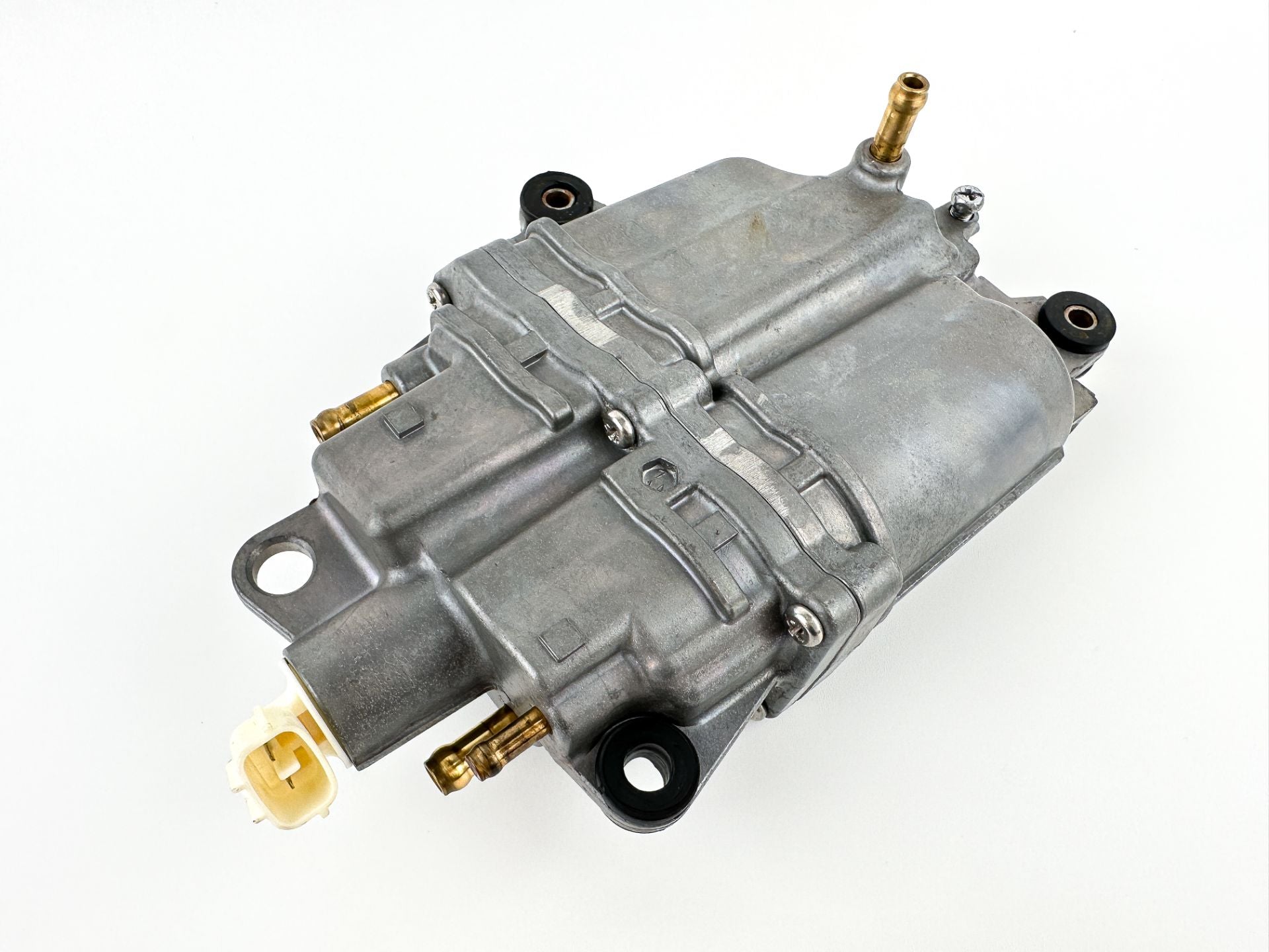 2003 Suzuki 140 HP 4 Stroke Outboard Vapor Separator Tank VST 15600-90J01 OEM