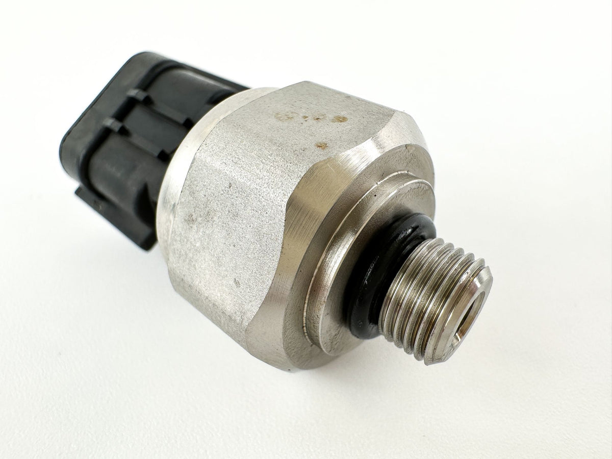 2022 Yamaha 200 HP 4 Stroke Outboard Oil Pressure Sensor 6AW-83651-01-00 OEM