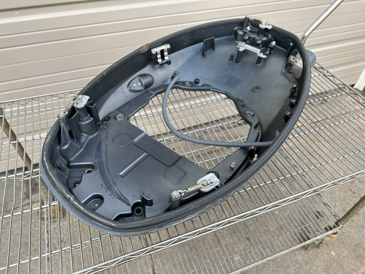 2014 Yamaha 200 HP 4 Stroke Outboard Bottom Cowling Pan 6DA-42710-00-8D OEM