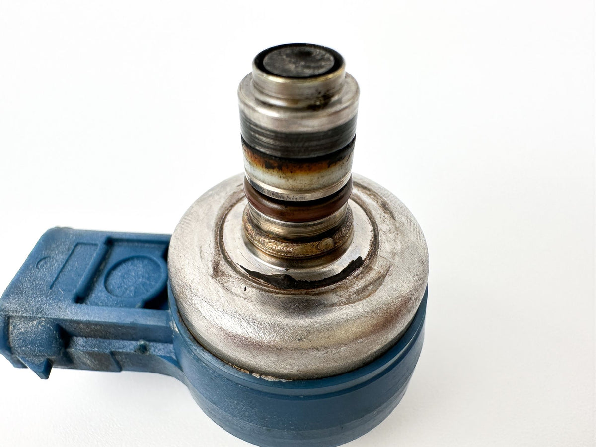 2005 Mercury 225 HP 2 Stroke Outboard Air Injector 883078A4 OEM