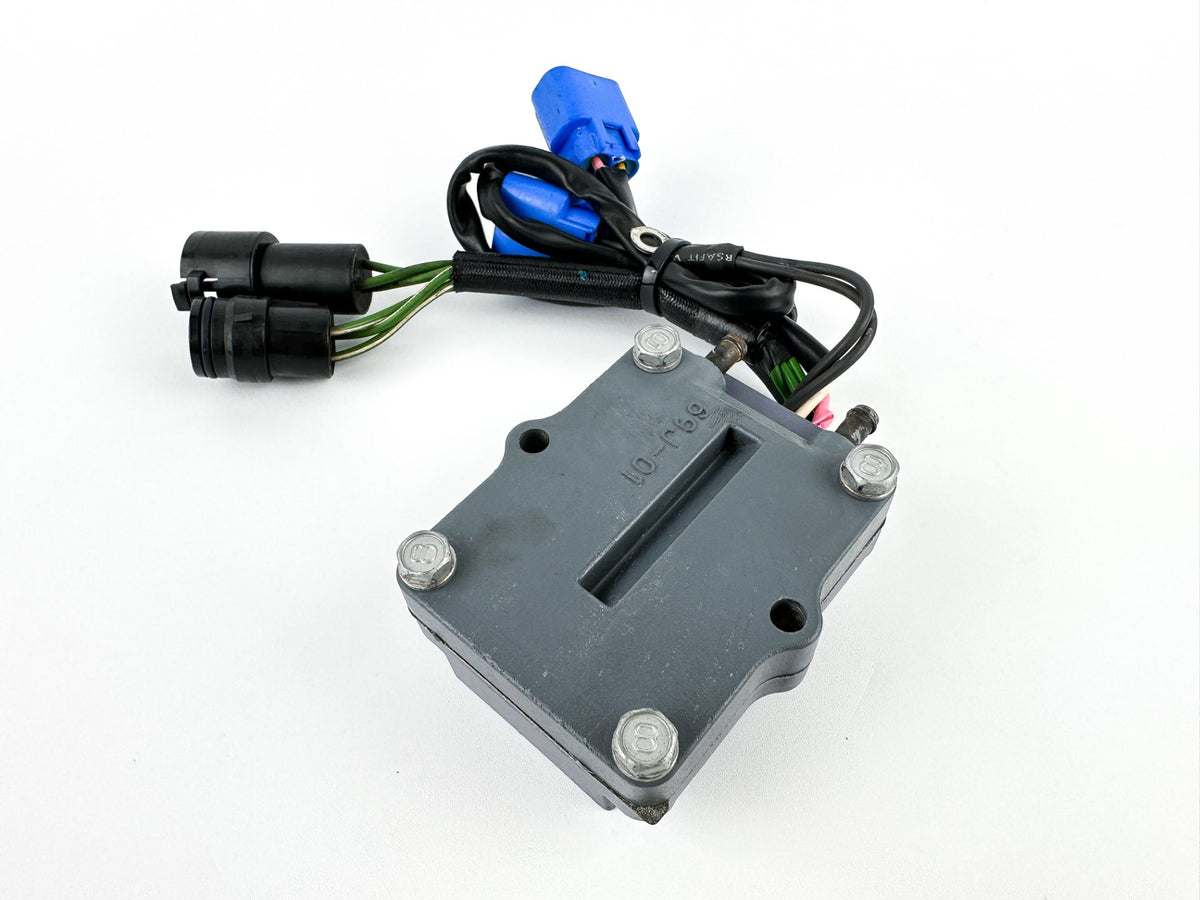 2004 Yamaha 225 HP 4 Stroke Outboard Rectifier & Regulator 69J-81960-11-00 OEM
