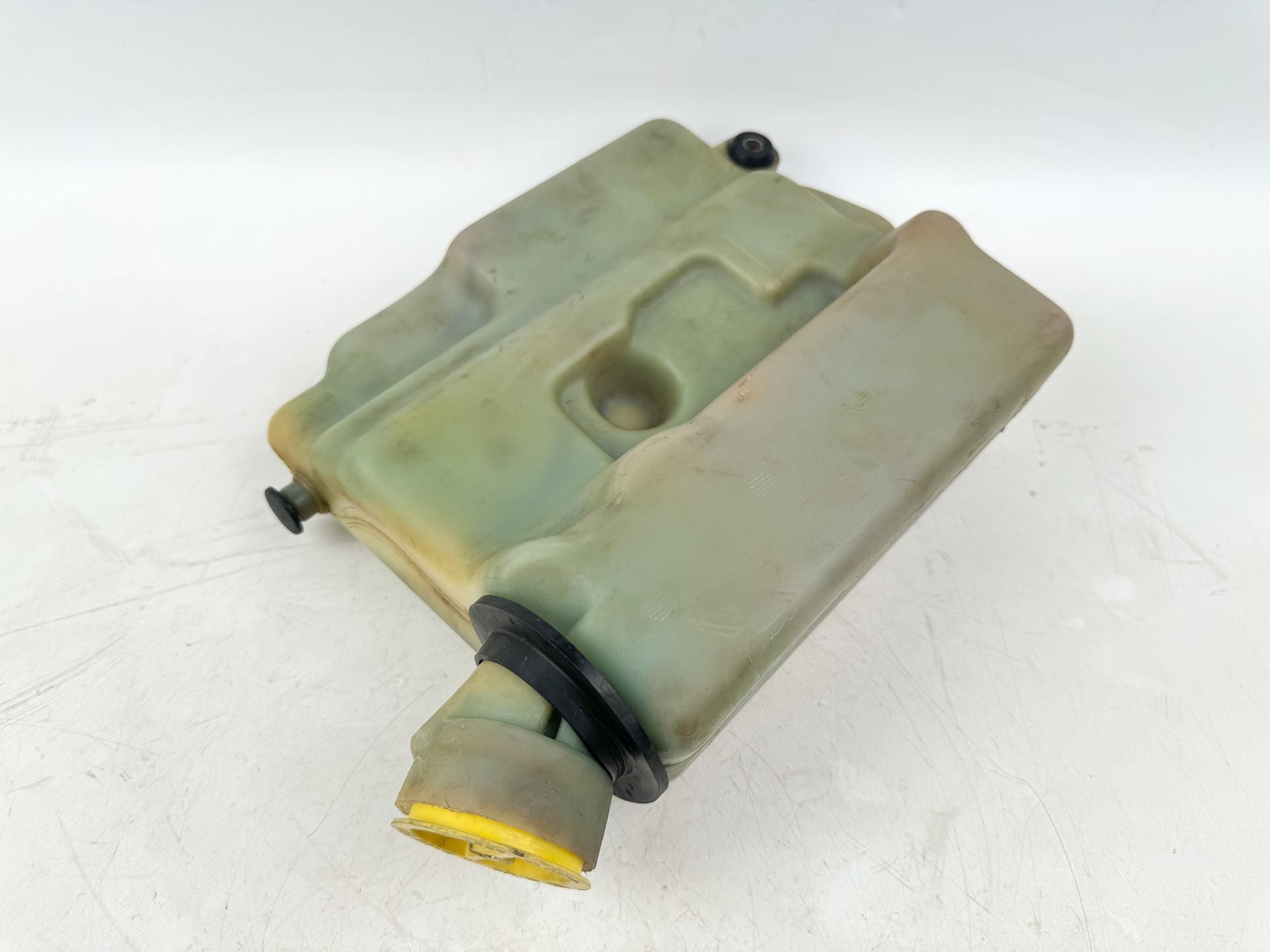 2000 Mercury 90 HP 2 Stroke Outboard Oil Tank 828361A2 OEM