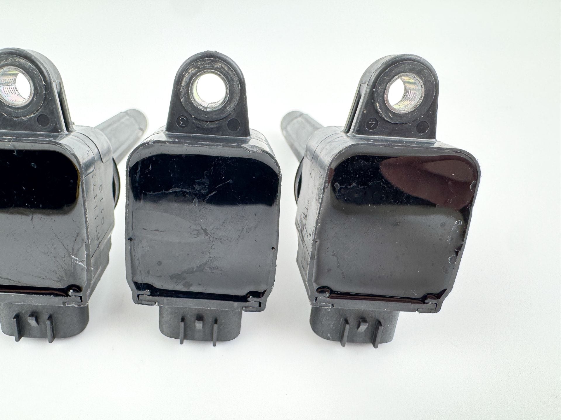2010 Suzuki 250 HP 4 Stroke Outboard Ignition Coil Set 33410-93J00 OEM