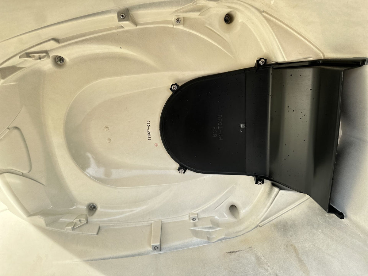 2012 Yamaha 250 HP 4 Stroke Outboard Top Cowling 6CB-42610-00-00 OEM