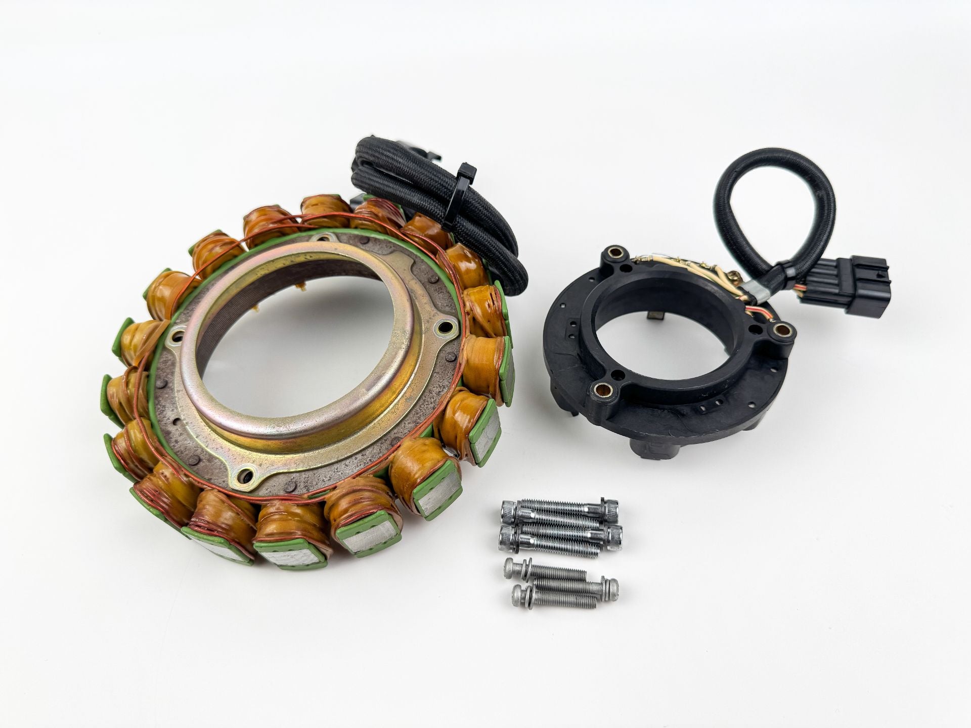 2005 Yamaha 300 HP HPDI 2 Stroke Outboard Coil Pulser Base Stator Assembly 60V-85580-00-00 OEM