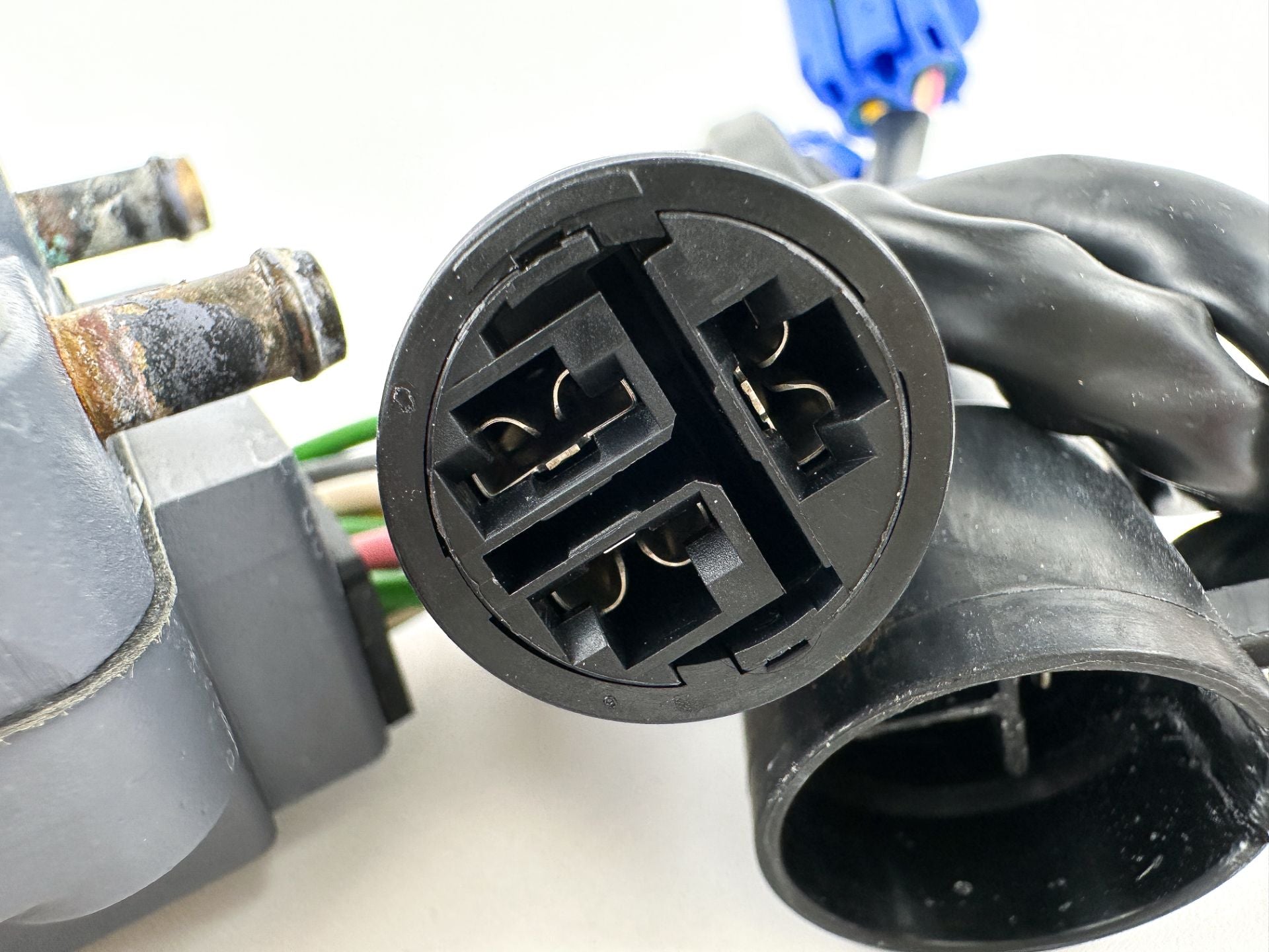 2003 Yamaha 225 HP 4 Stroke Outboard Rectifier & Regulator 69J-81960-10-00 Tested