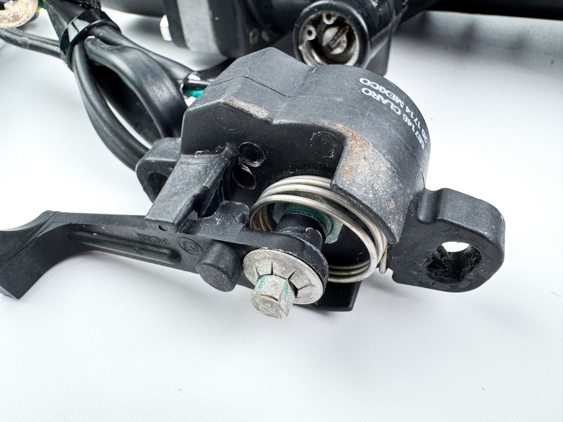 2017 Evinrude 200 HP Etec 2 Stroke Outboard Power Trim Tilt Unit 5005113 OEM