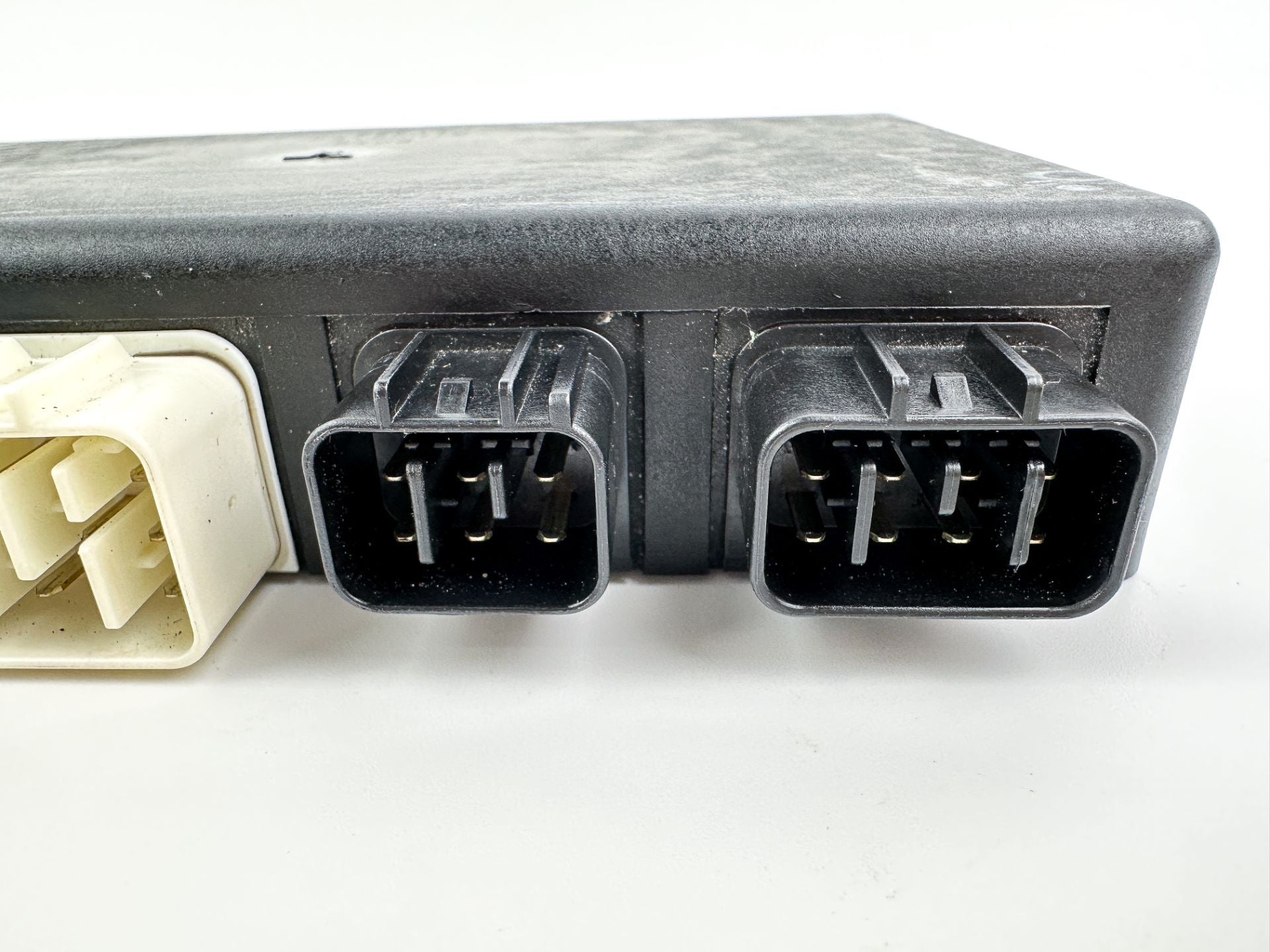 2000 Suzuki 70 HP 4 Stroke Outboard Engine Control Unit ECU 33920-99E14 Tested