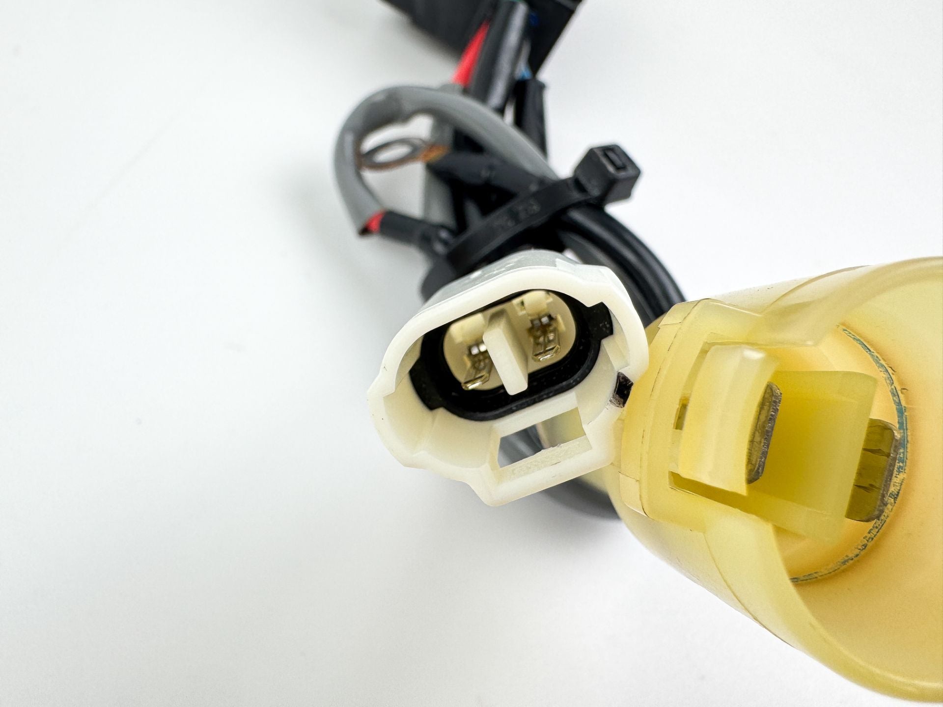 2011 Suzuki 115 HP 4 Stroke Outboard Trim Tilt Relay 38410-93J12 OEM
