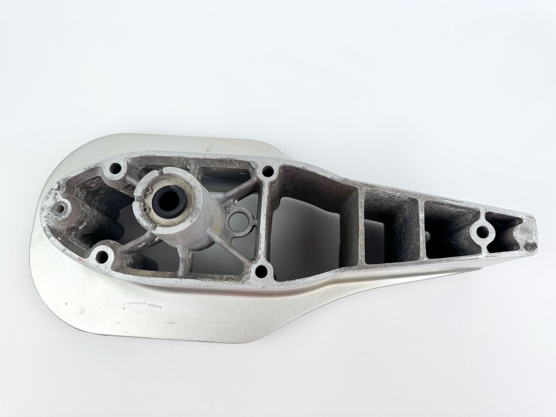 2010 Honda 60 HP 4 Stroke Outboard Midsection Extension / Spacer 40202-ZY9-610ZC OEM