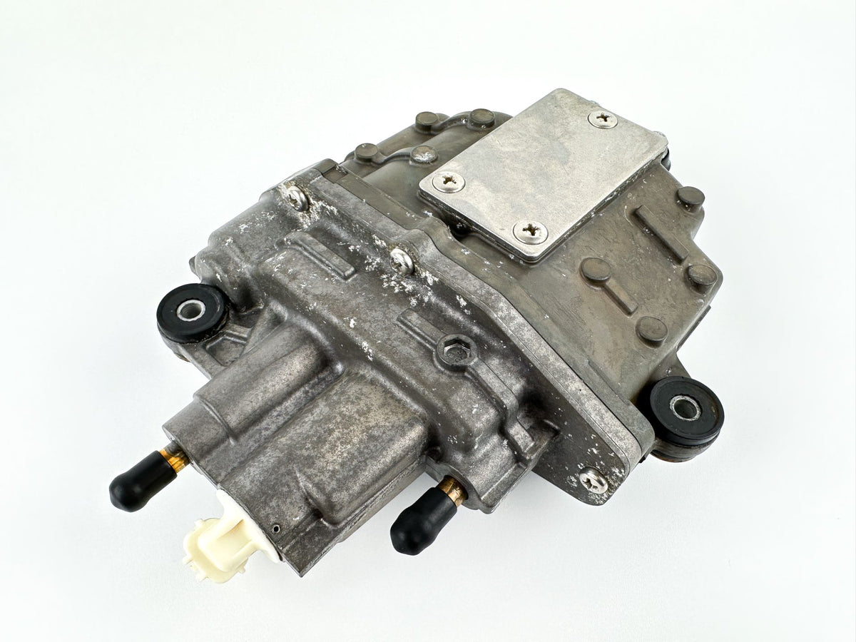 2013 Suzuki 140 HP 4 Stroke Outboard Vapor Separator Tank VST 15600-92J50 OEM