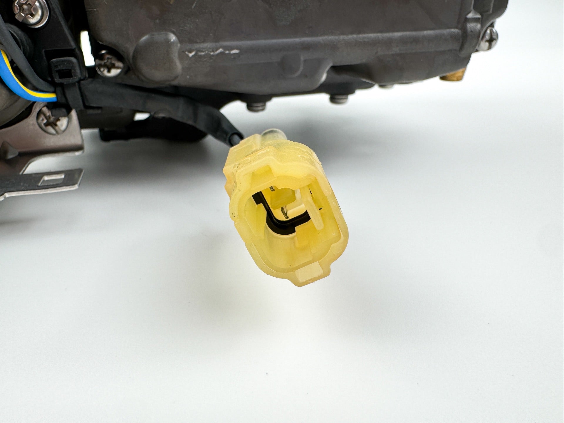 2007 Honda 150 HP 4 Stroke Outboard Vapor Separator Tank VST 16017-ZY6-043 OEM