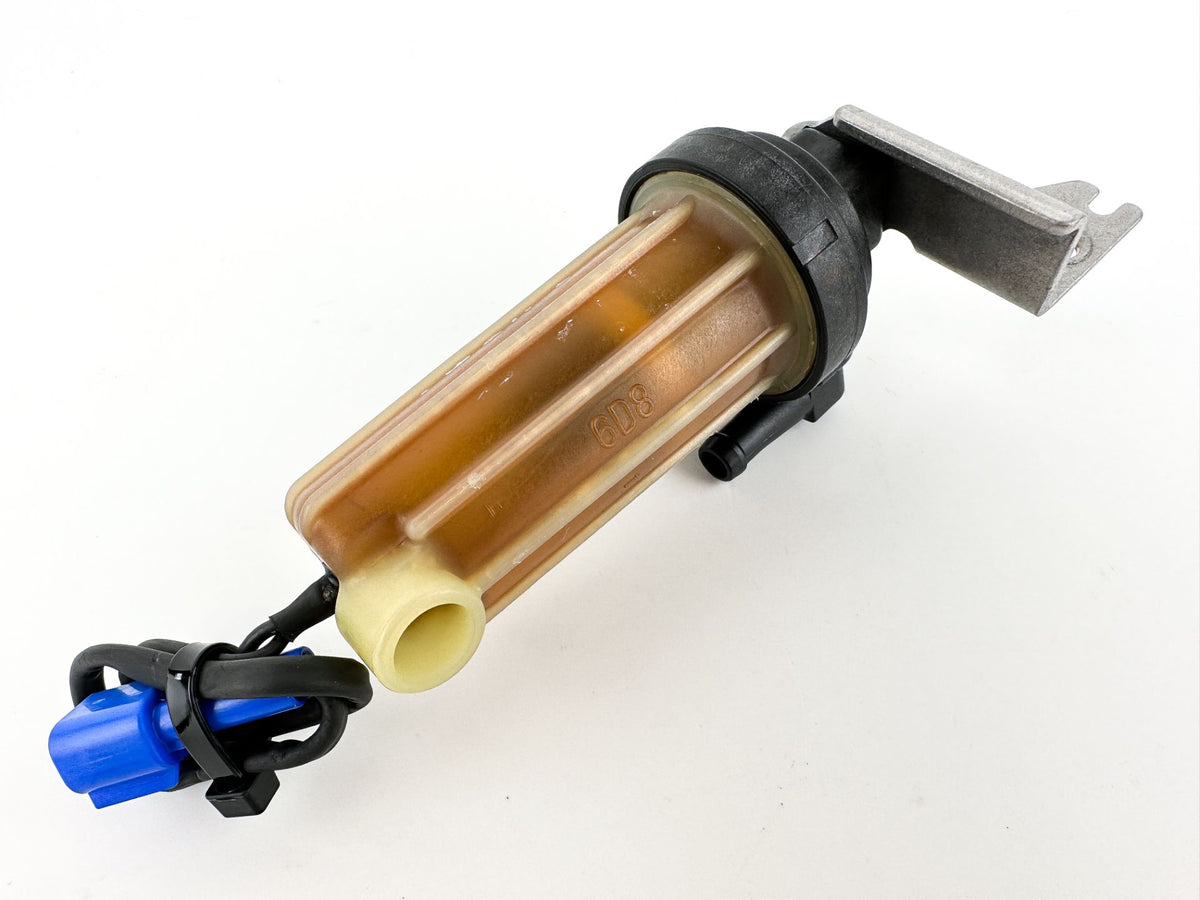 2013 Yamaha 115 HP 4 Stroke Outboard Fuel Filter Assembly 6D8-24562-00-00 OEM