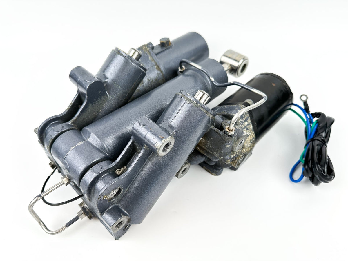 2004 Yamaha 225 HP 4 Stroke Outboard Power Trim Tilt Unit 69J-43800-01-4D Leaks