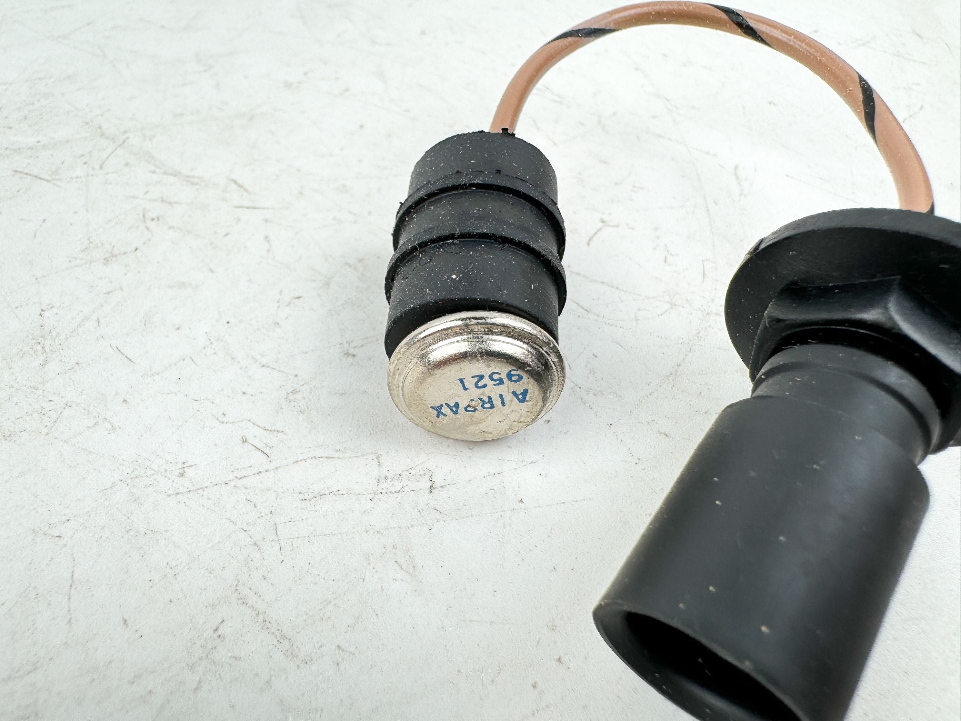 Johnson Evinrude BRP OMC Starboard Temperature Temp Sensor 585038 Brand New