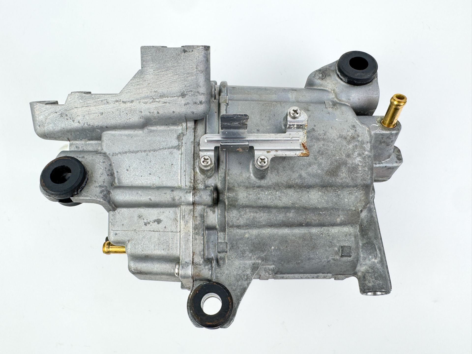 2010 Suzuki 250 HP 4 Stroke Outboard Vapor Separator Tank VST 15600-98J01 OEM