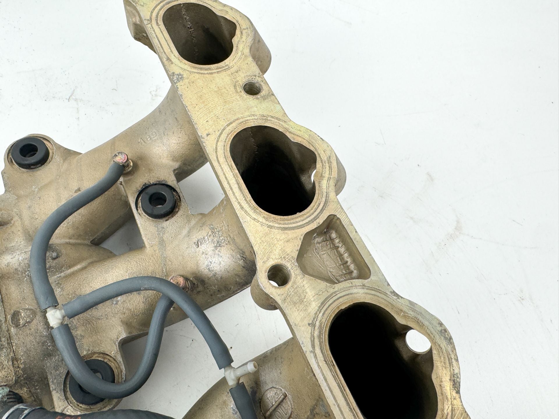 2005 Yamaha 115 HP 4 Stroke Outboard Intake Manifold & Throttle Body OEM