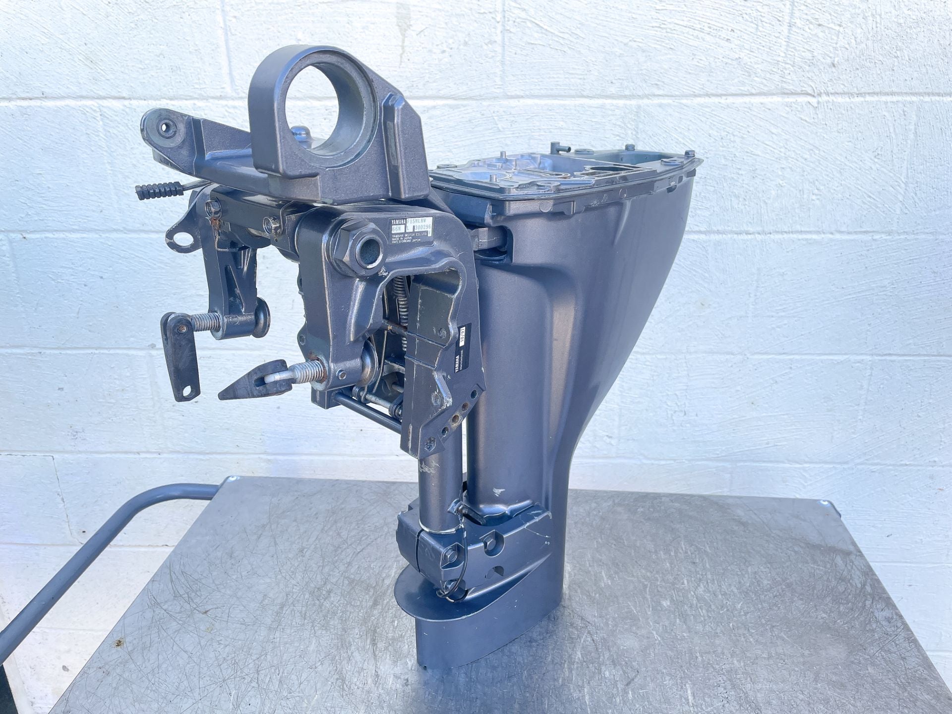 1998 Yamaha 15 HP 4 Stroke Outboard Complete Midsection & Swivel Bracket 66M-45111-10-4D OEM