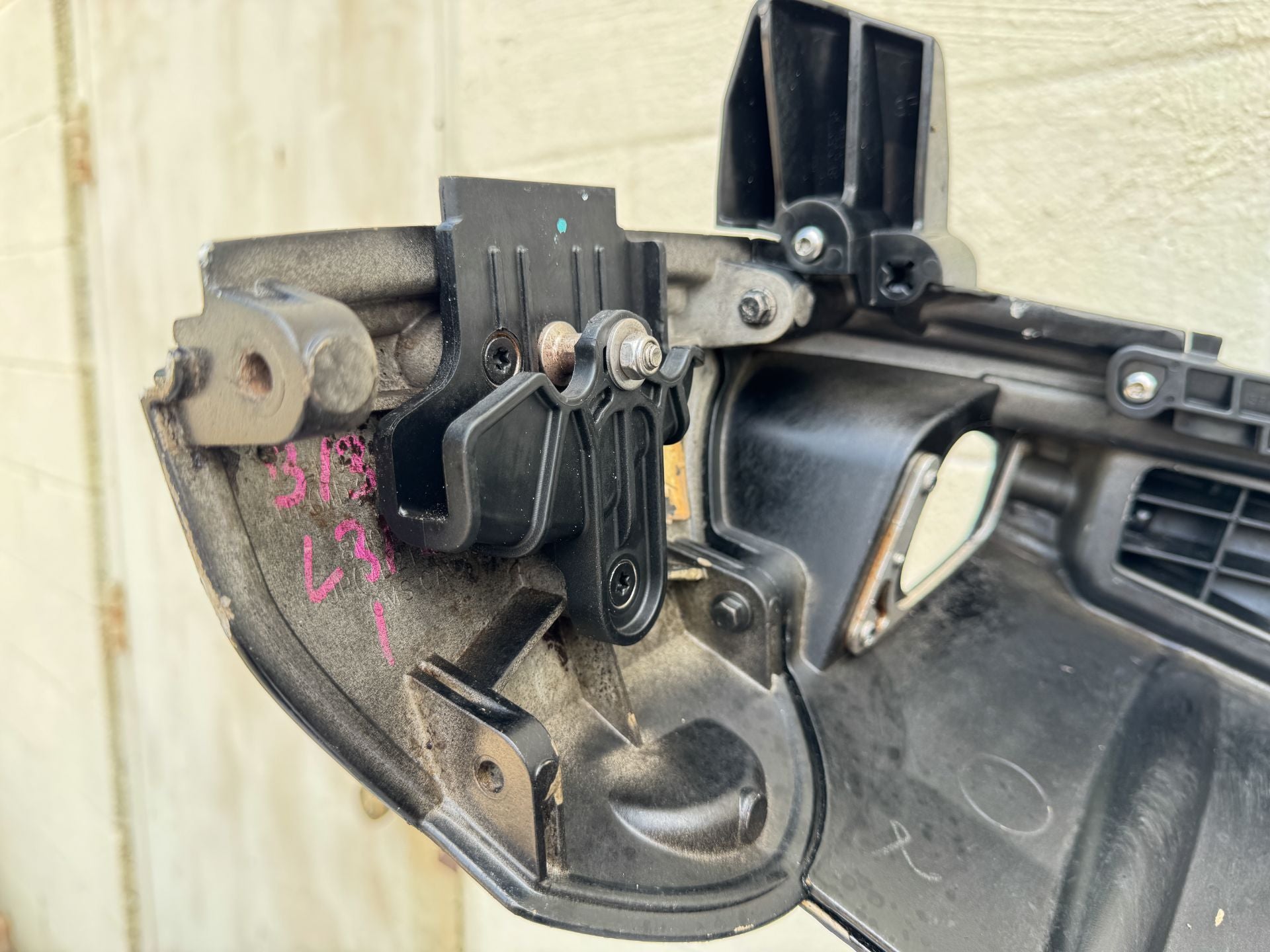 2020 Mercury 250 HP 4 Stroke Outboard Lower Apron Cowling Starboard 8M0142217 OEM