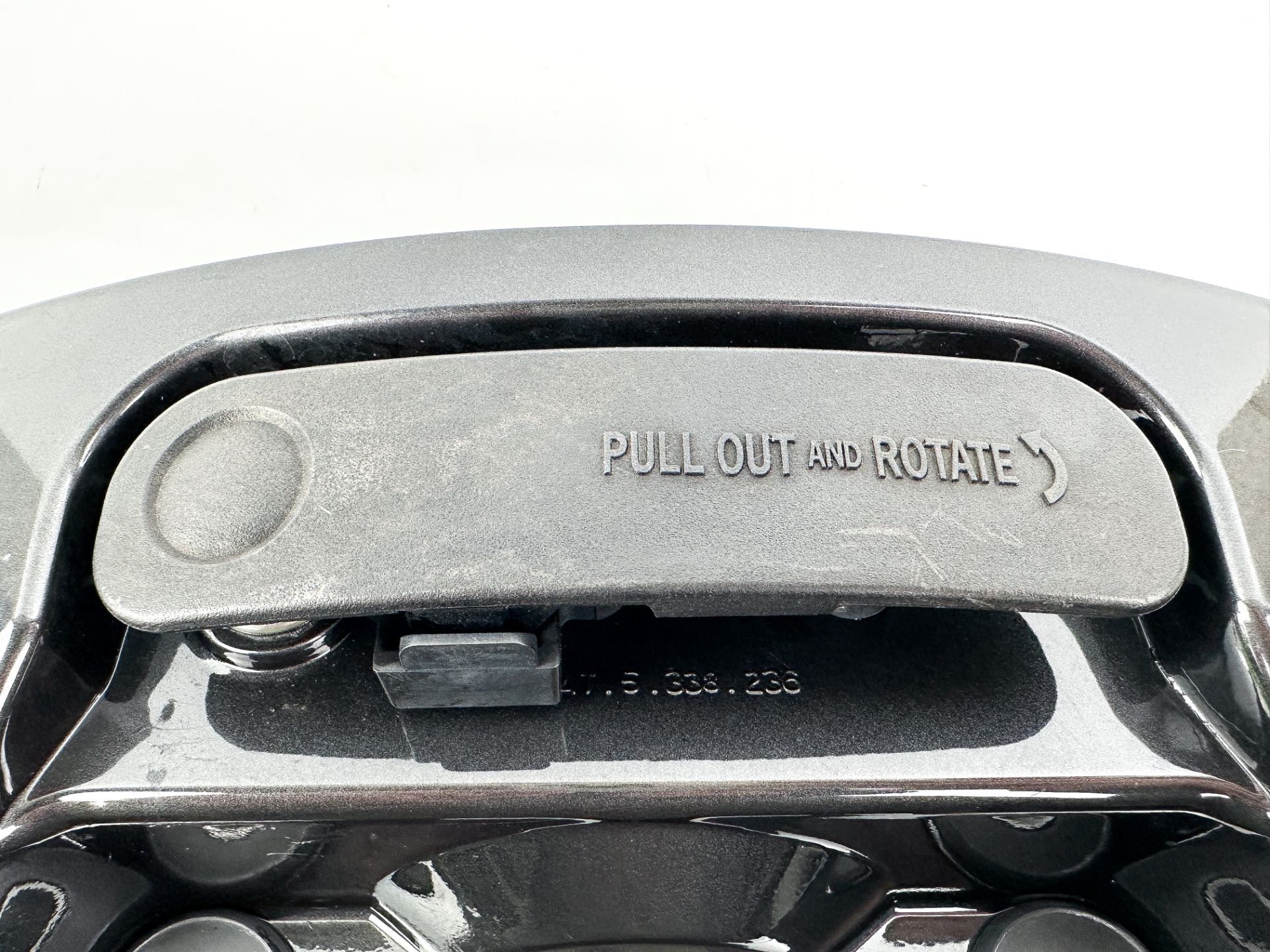 2016 Suzuki 175 HP 4 Stroke Outboard Front Panel Cowling Assembly 61831-96J10-0EP OEM