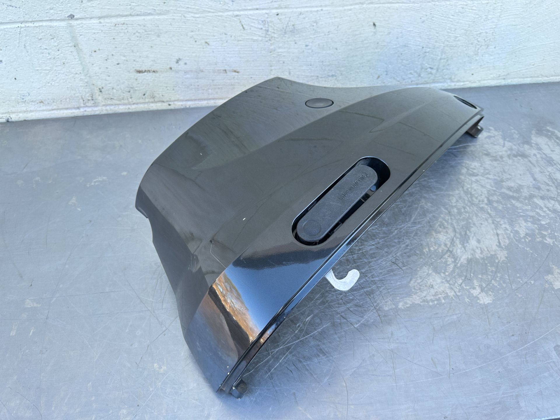 2016 Suzuki 175 HP 4 Stroke Outboard 25" XL Cowling Set Oil Pan Cover