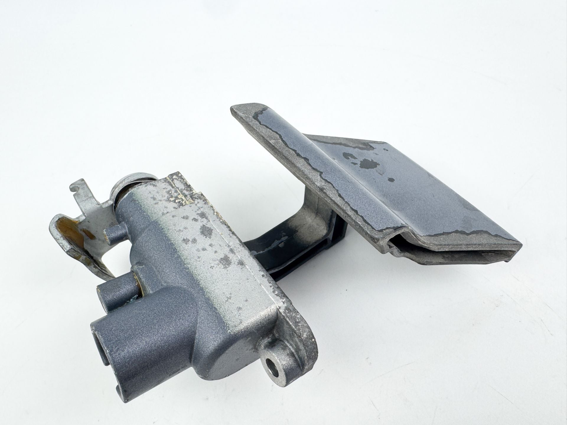 2005 Yamaha 225 HP 4 Stroke Outboard Latch Handle Set 69J-42816-00-8D OEM