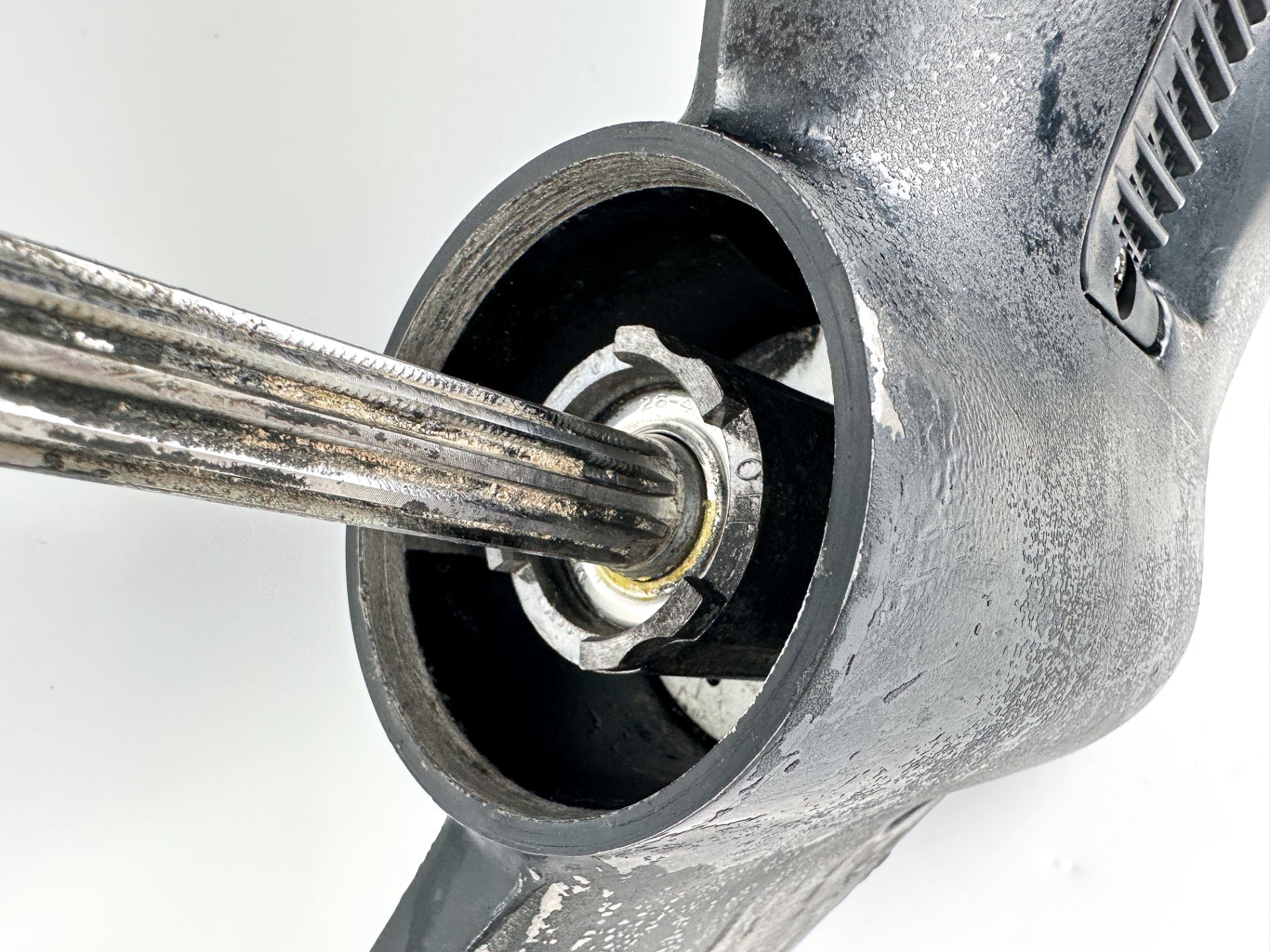 Mercury Mariner 20 25 HP 2 Stroke 15" Short Lower Unit Gear Case 8669T26