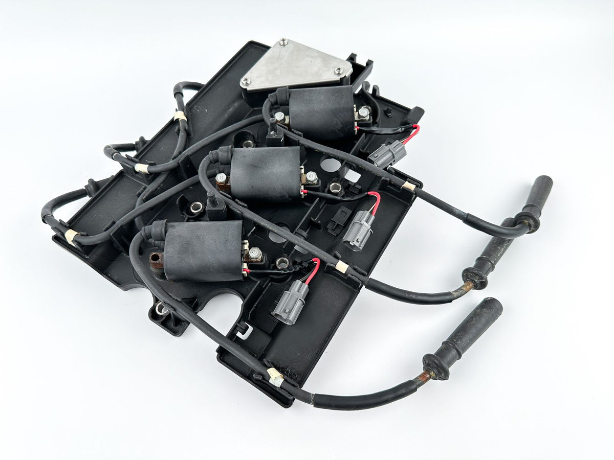 2004 Yamaha 225 HP 4 Stroke Outboard Ignition Coil Set W/ Plate 69J-82310-00-00 OEM