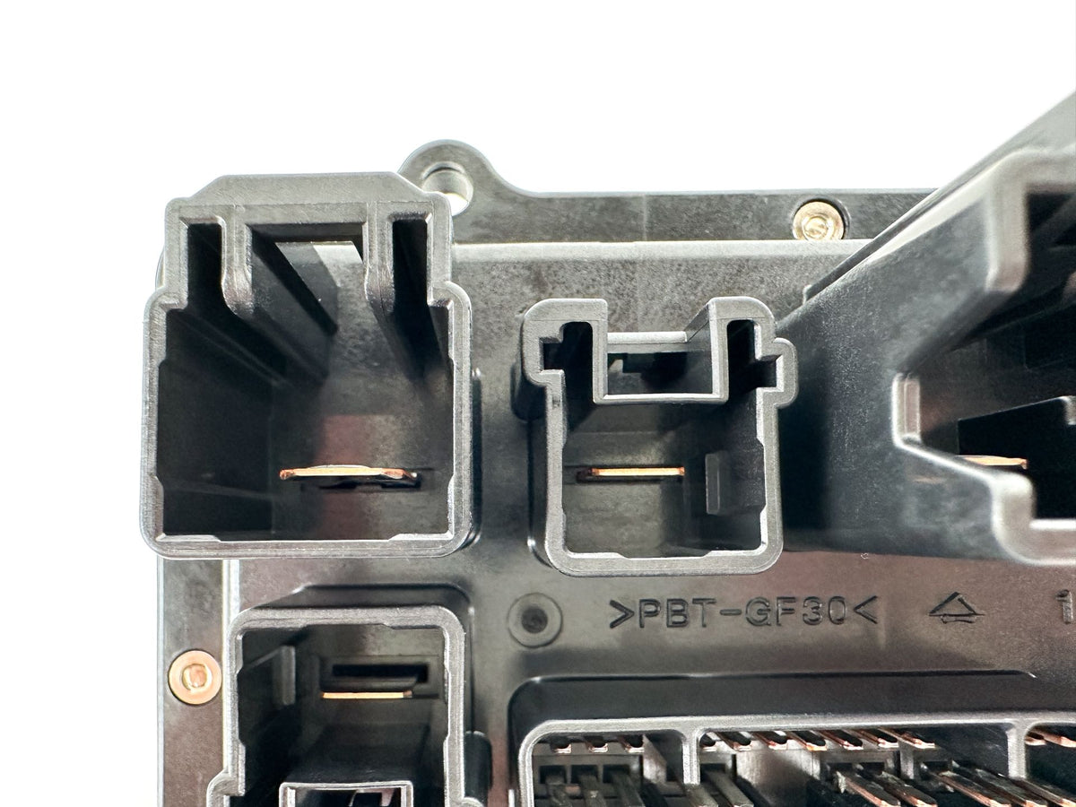 2014 Yamaha 300 HP 4 Stroke Outboard Fuse Box 6CE-82170-00-00 OEM