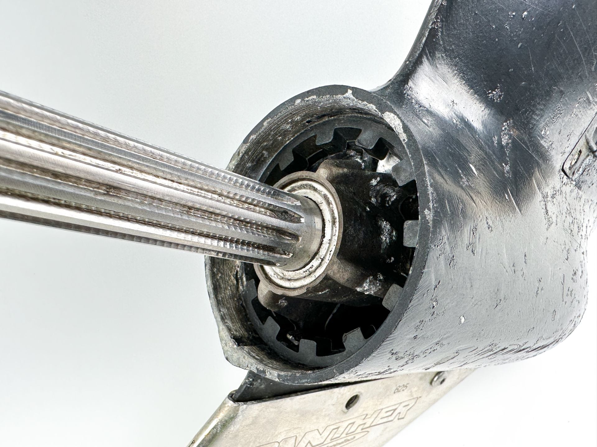 Mercury 50 60 HP 2 Stroke 3 Cylinder Lower Unit Gear Case 20" Long