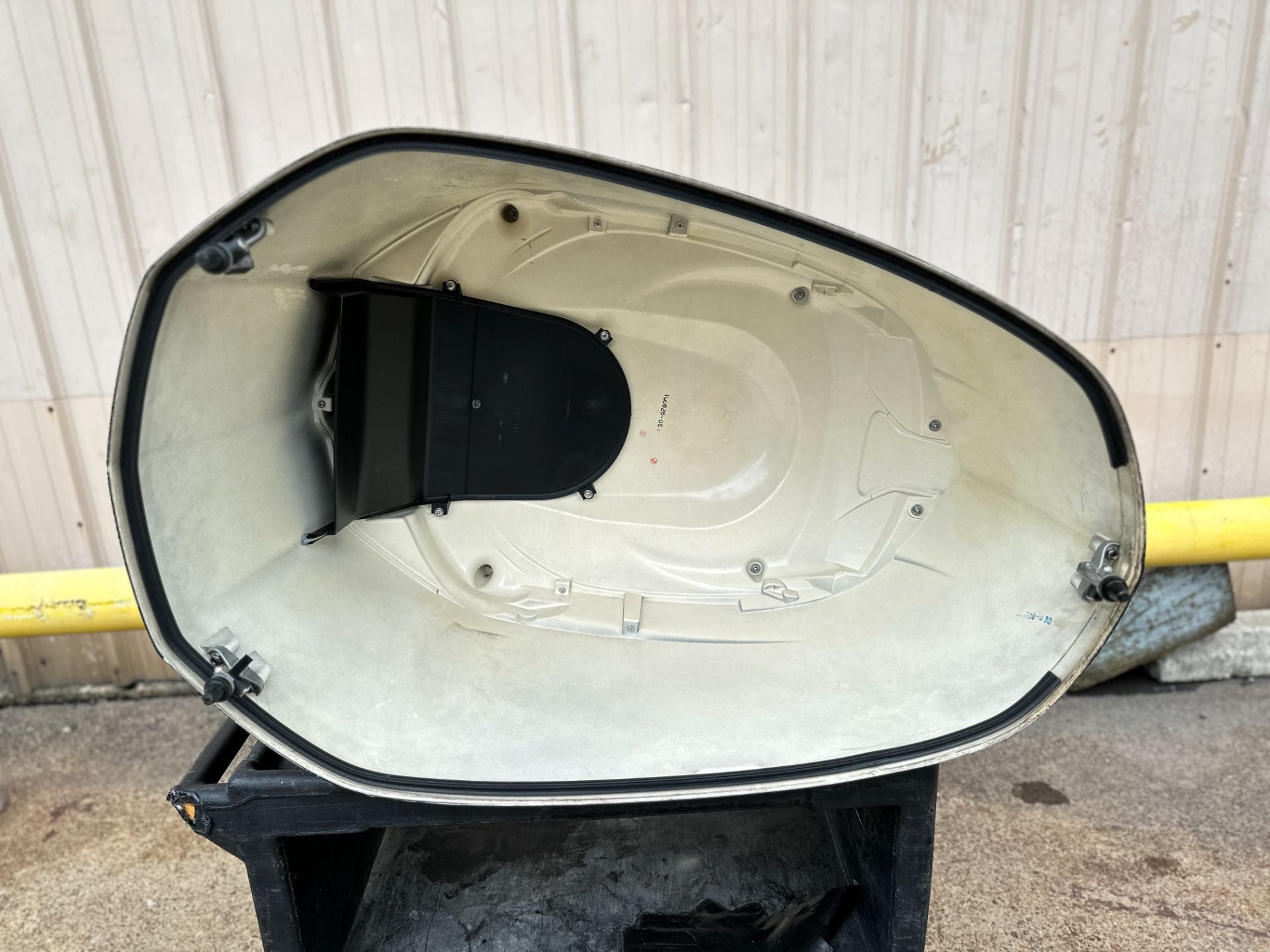 2012 Yamaha 250 HP 4 Stroke Outboard Top Cowling 6CB-42610-00-00 OEM