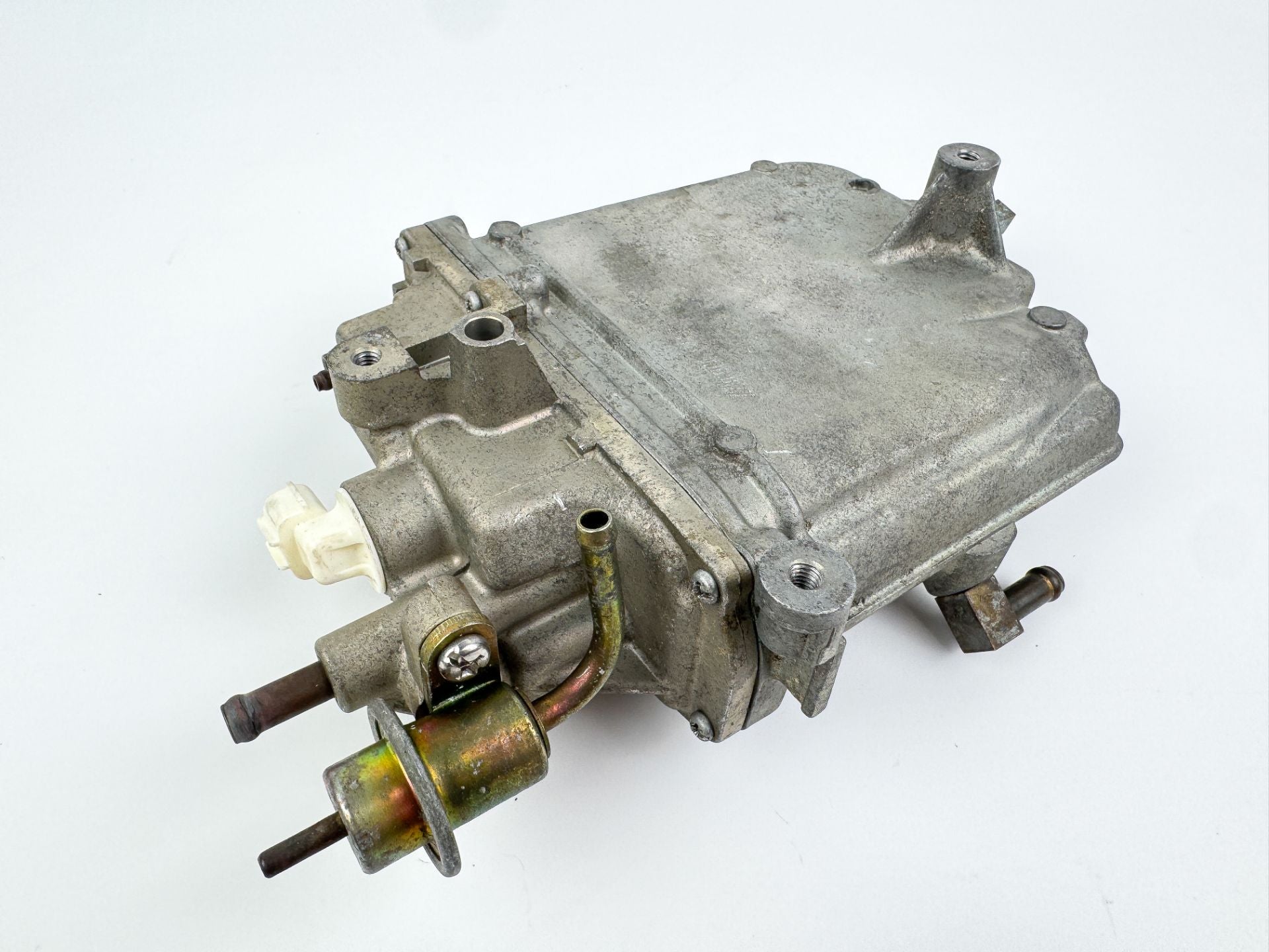2005 Yamaha 150 HP 4 Stroke Outboard VST Float Chamber Assembly 63P-14180-00-00 OEM