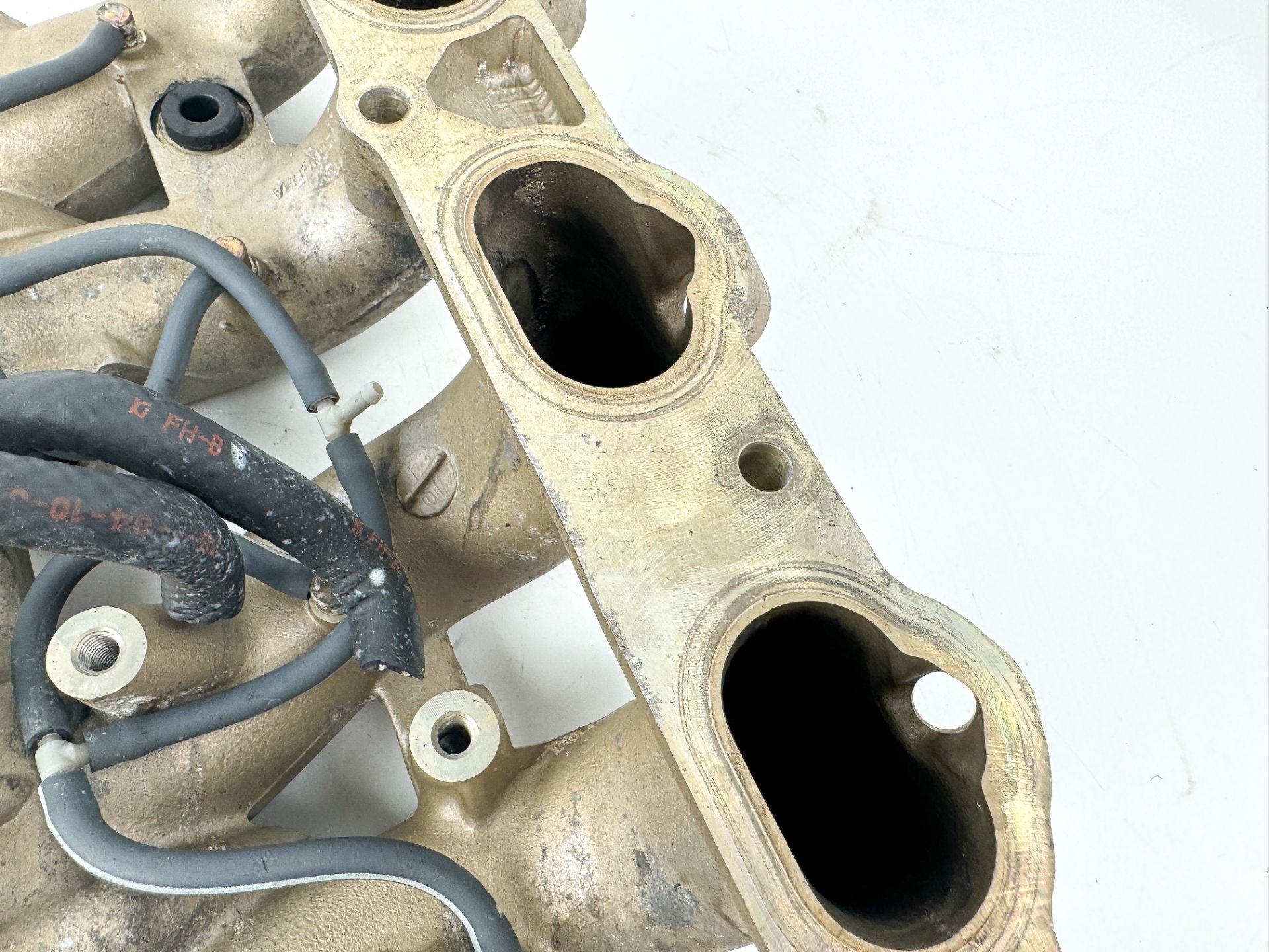 2005 Yamaha 115 HP 4 Stroke Outboard Intake Manifold & Throttle Body OEM