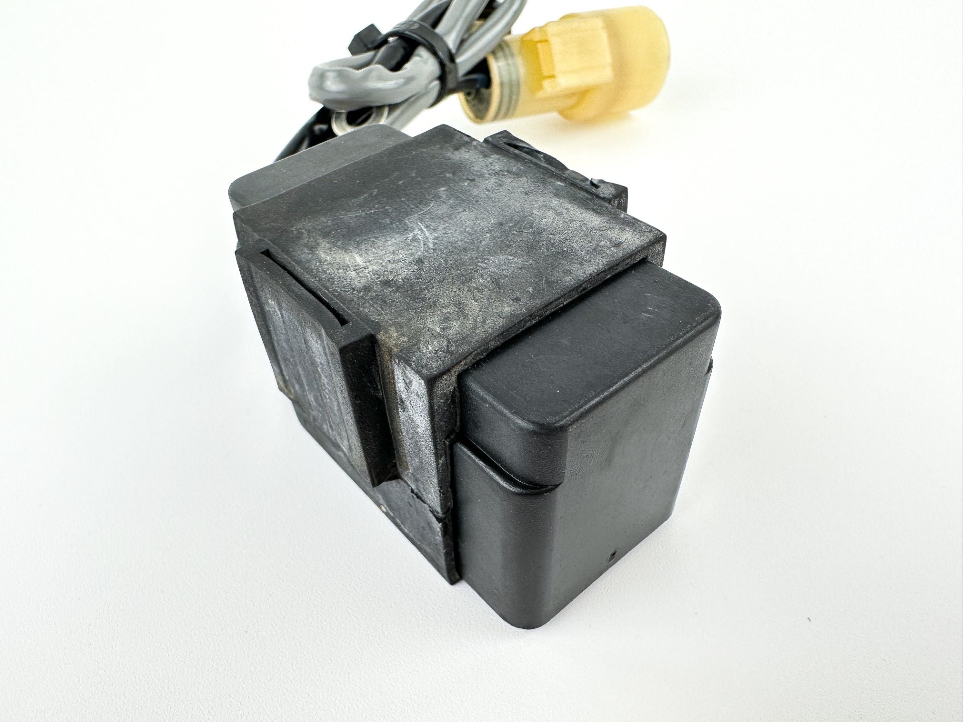 2008 Suzuki 50 HP 4 Stroke Outboard Trim Tilt Relay 38410-93J13 OEM