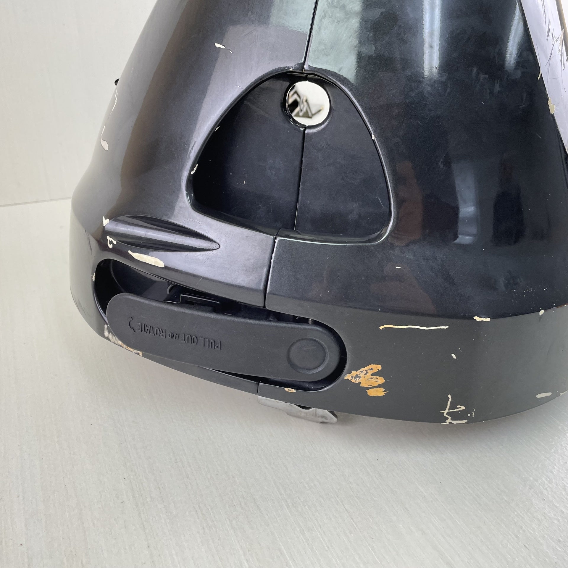 2011 Suzuki DF 25 HP 4 Stroke Twin-V Lower Cowling Set Left Right