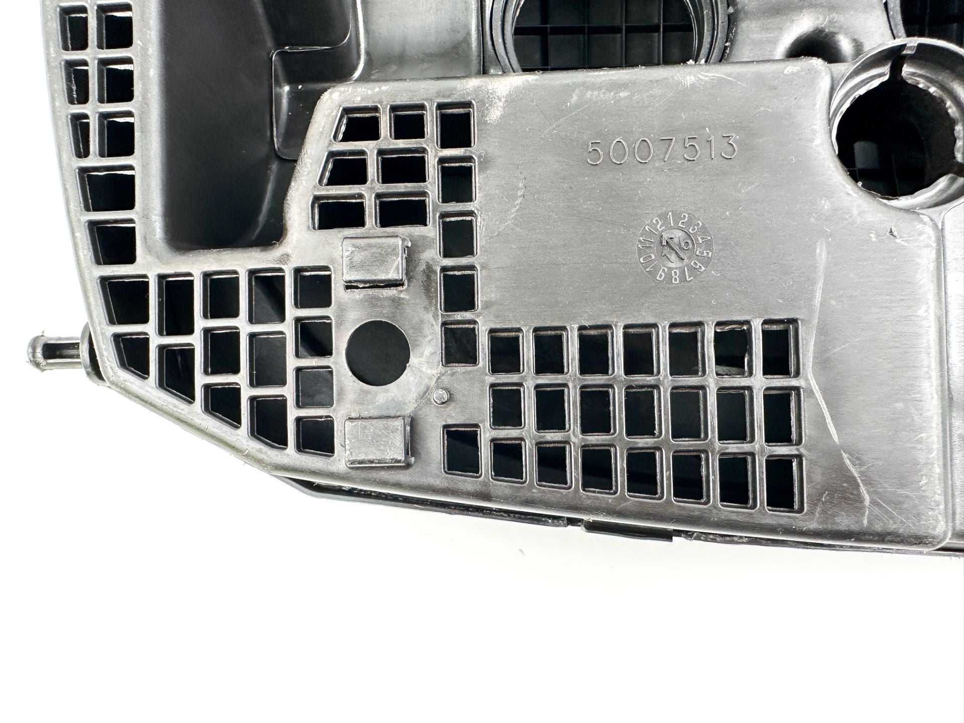 2017 Evinrude 200HP 2 Stroke Etec Outboard Intake Air Silencer Assembly 5007623 OEM