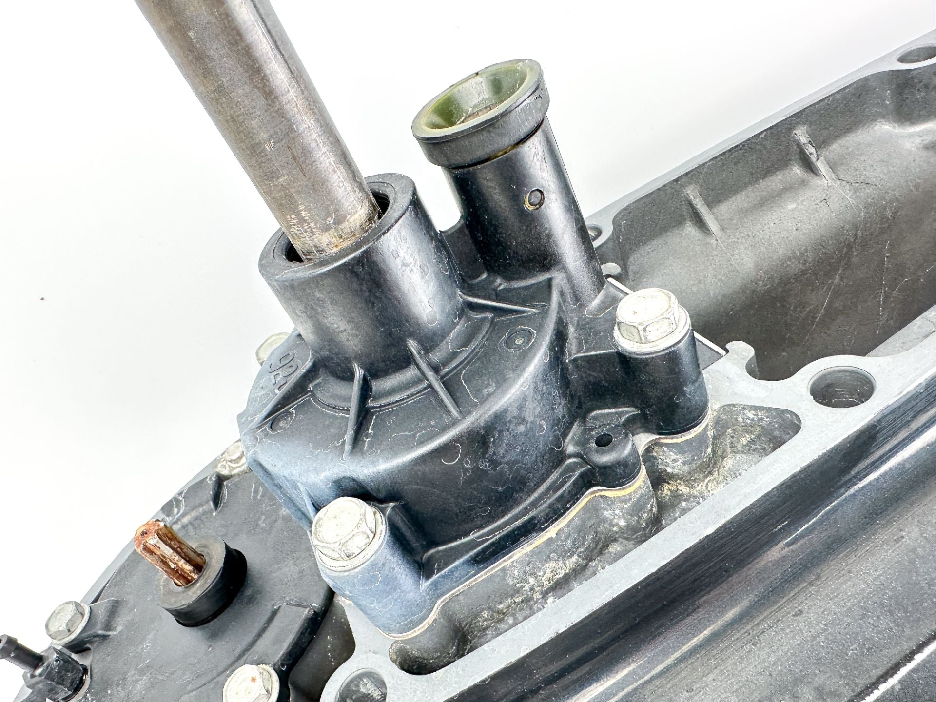 2001-18 Suzuki 115 140 HP 4 Stroke Outboard 20" Long Lower Unit Gear Case