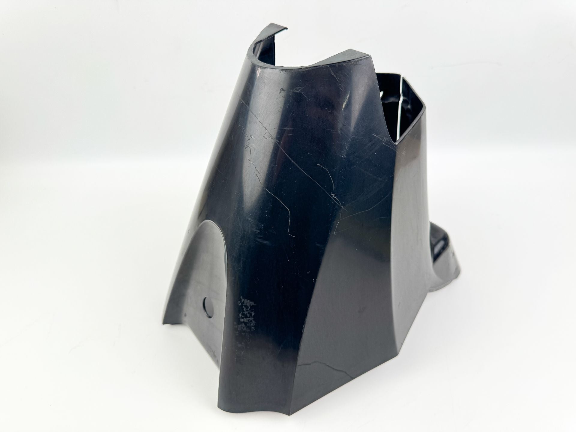 2006 Mercury 25 HP 4 Stroke Outboard Lower Apron Cover 896116T OEM