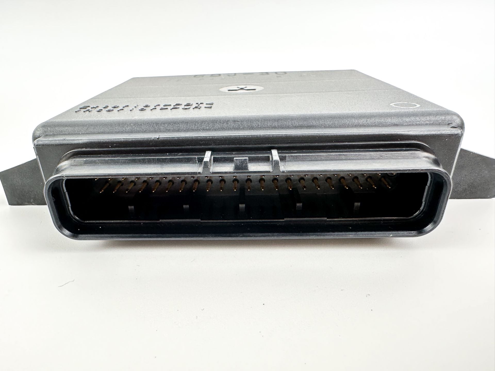 2004 Yamaha 225HP 4 Stroke Engine Control Unit ECU 69J-8591A-30-00 83 Hours