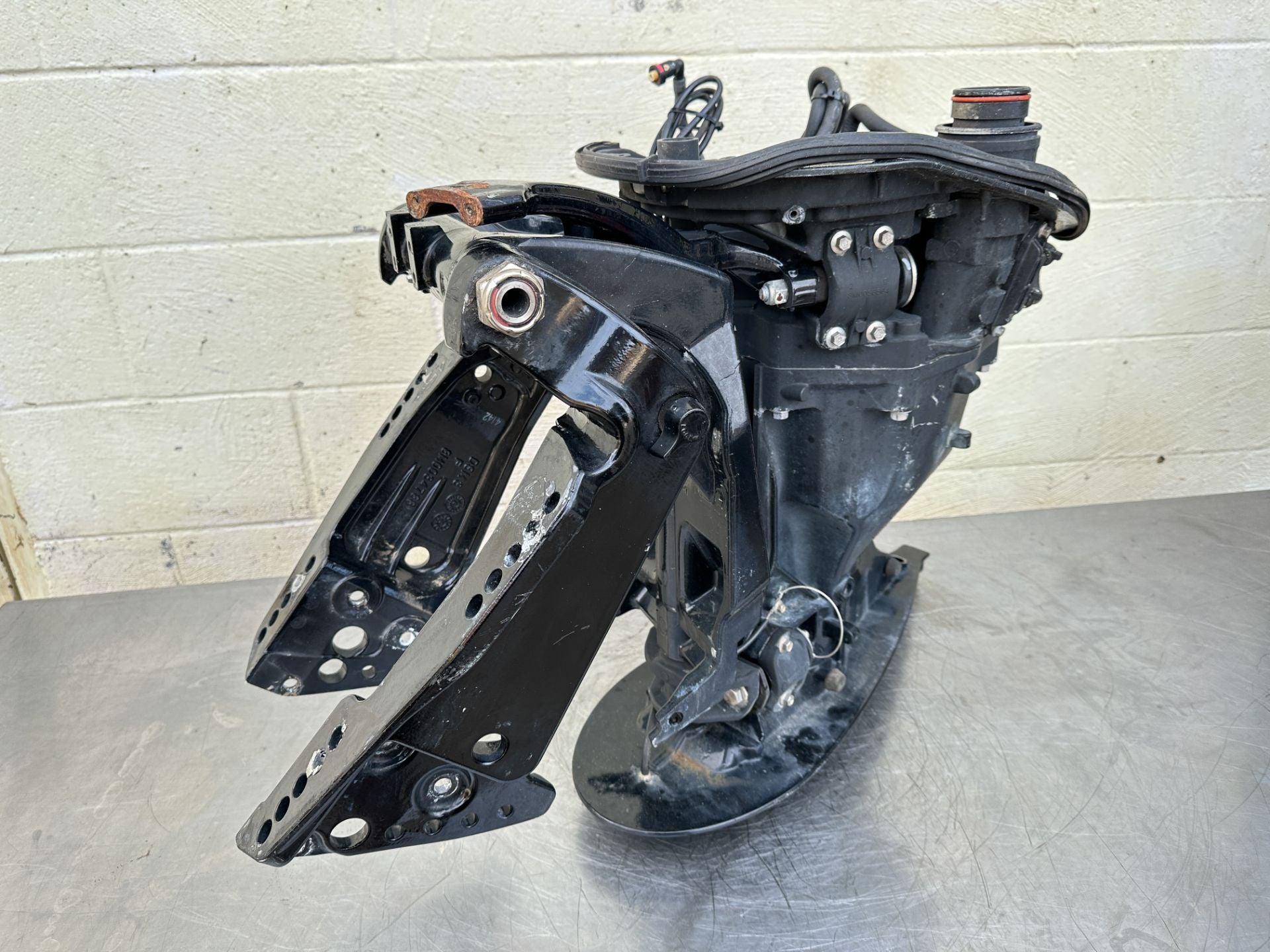 2015 Mercury 90 HP 4 Stroke Outboard Complete Midsection & Swivel Bracket 8M0091527 OEM